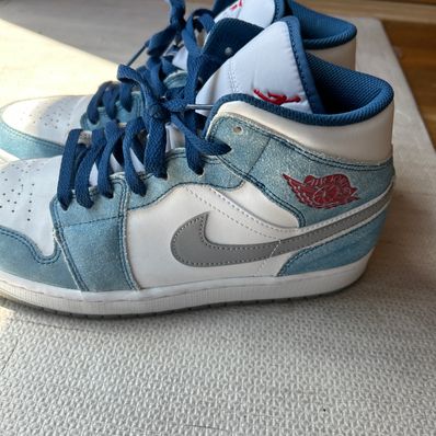 Nike Air Jordan 1 Mid SE "White/Hyper Royal/Red"