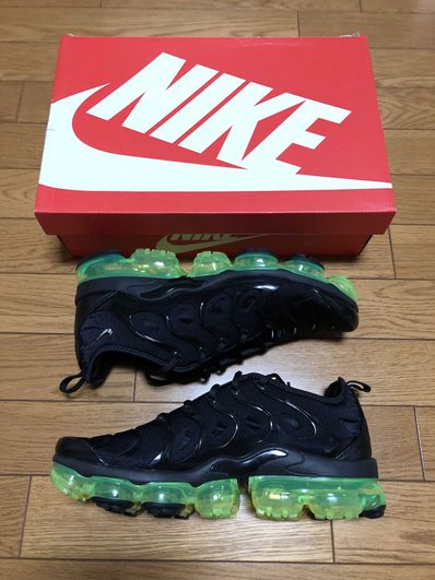 Nike Air Vapormax Plus "Black/Volt Sole"