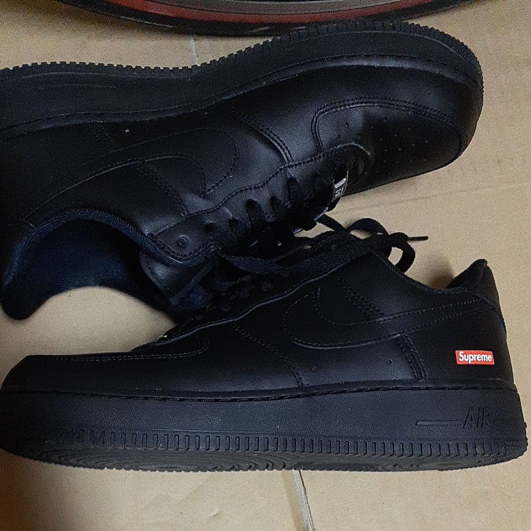 Supreme × Nike Air Force 1 Low "Black"