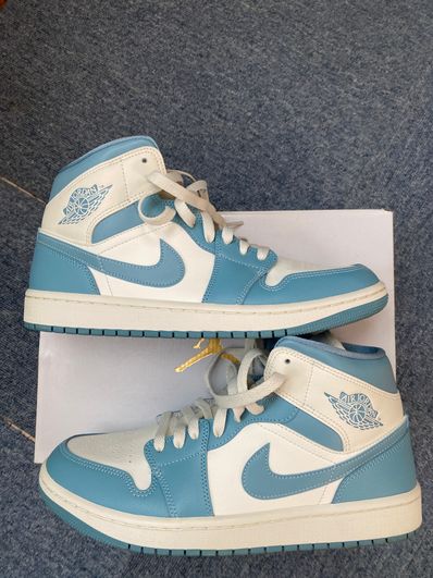 Nike Women's Air Jordan 1 Mid "University Blue"