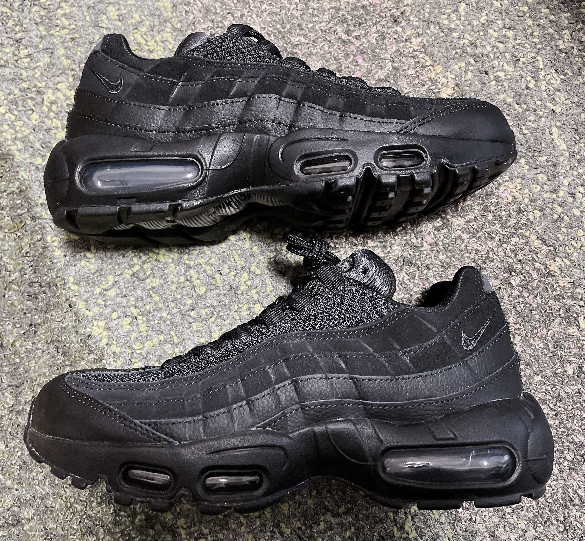 Nike Air Max 95 Essential "Triple Black" (2019)