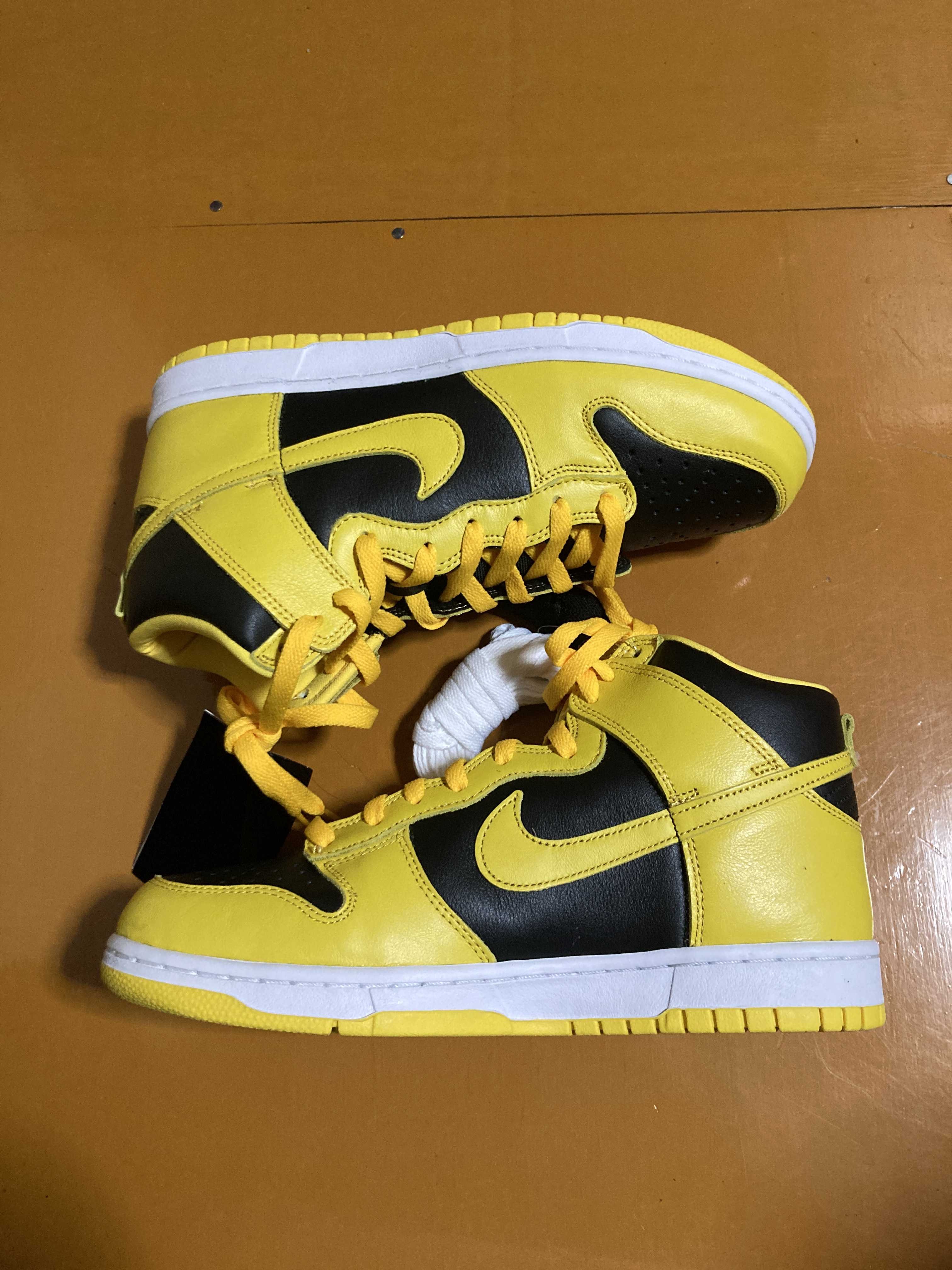 Nike Dunk High "Black/Varsity Maize"