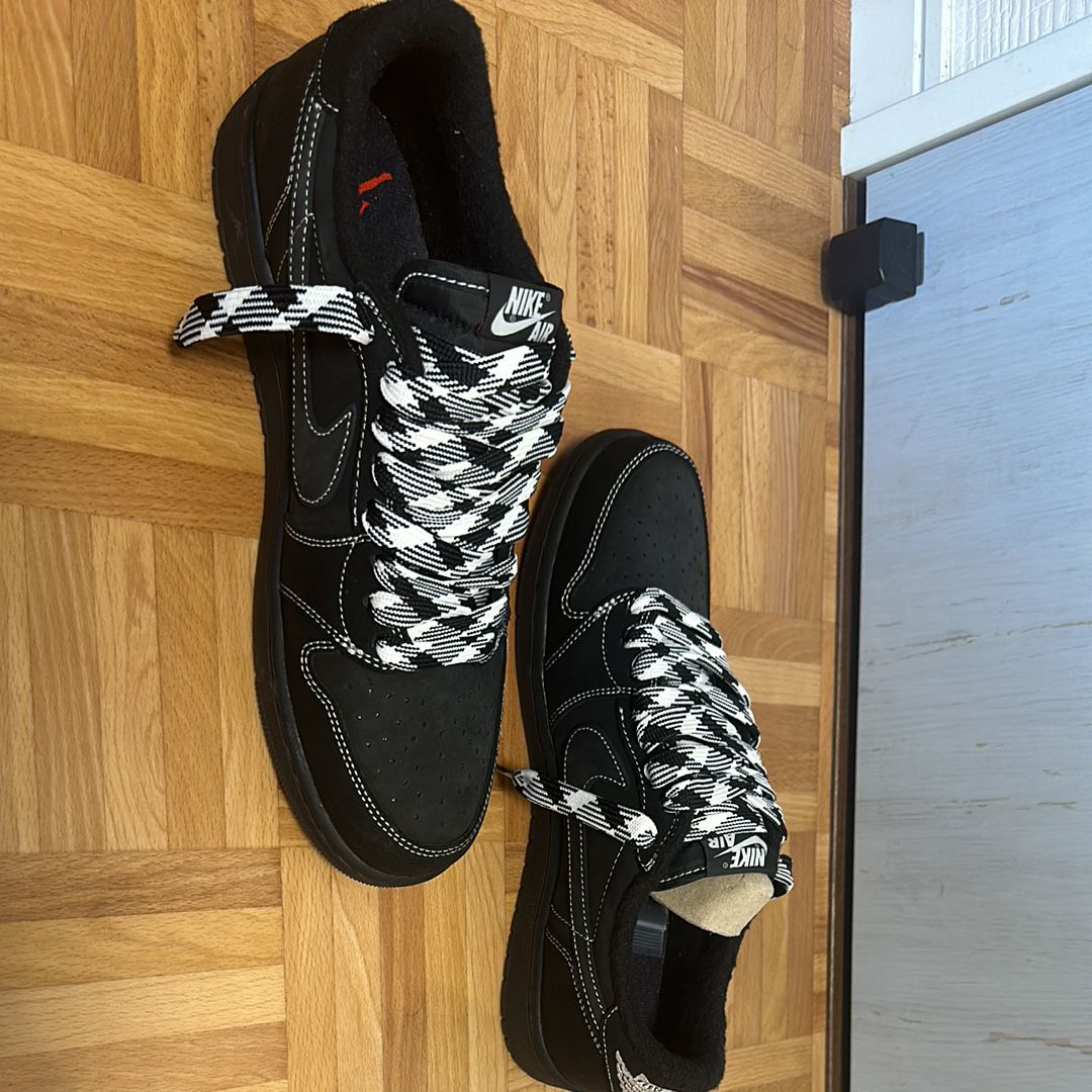 Travis Scott × Nike Air Jordan 1 Low OG SP "Black Phantom"