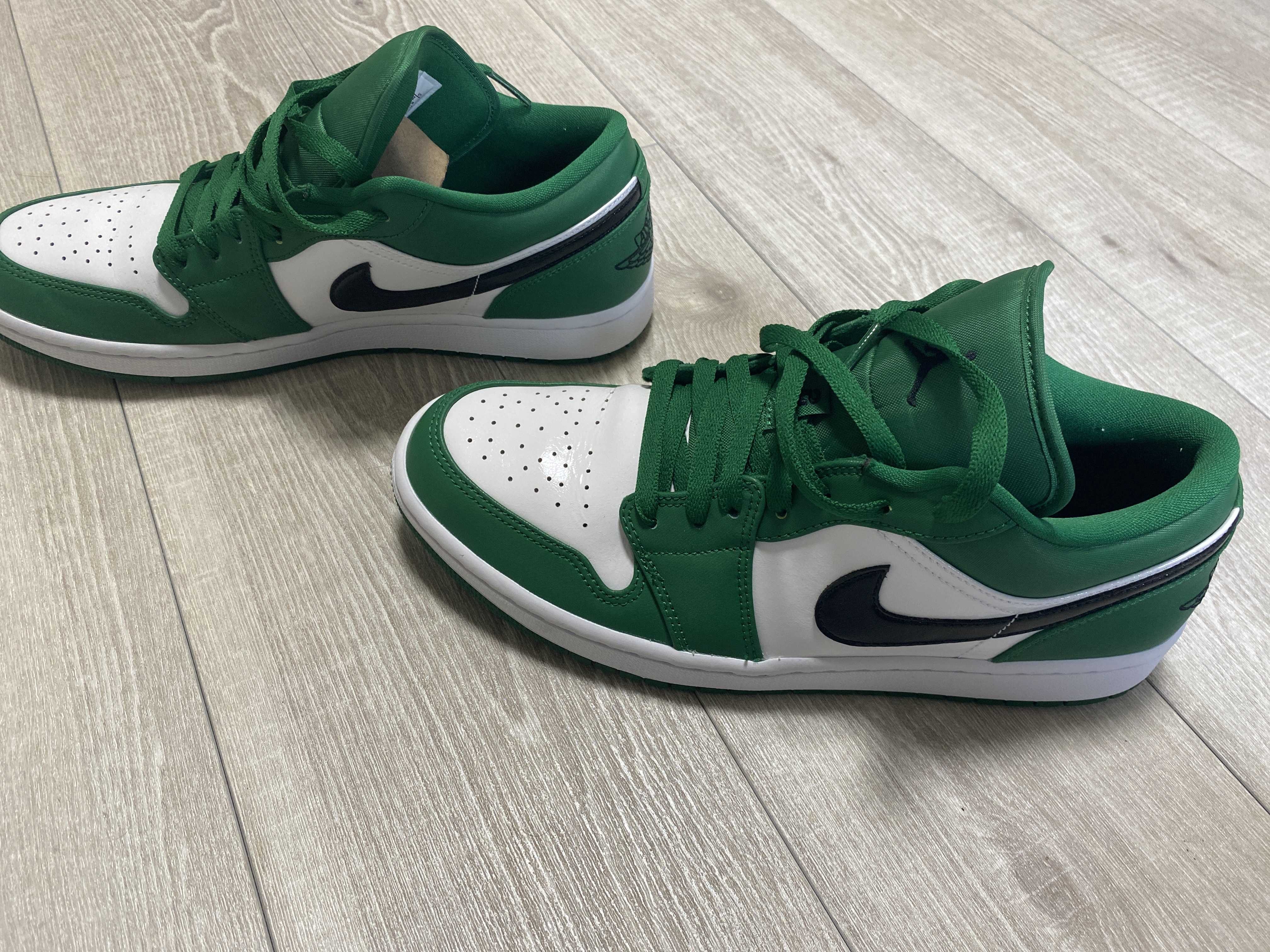 NIKE AIR JORDAN 1 LOW "PINE GREEN/WHITE"