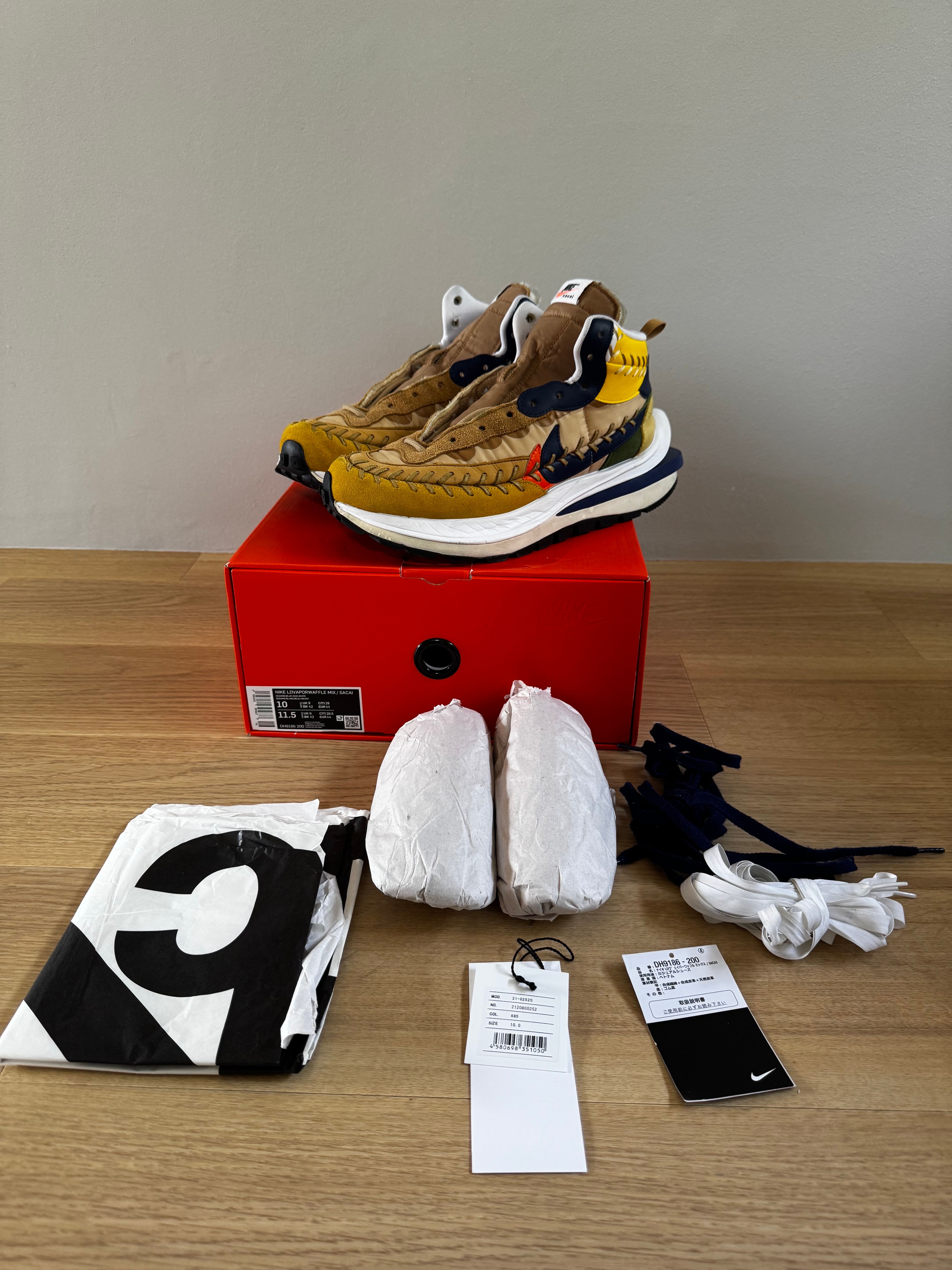 Jean-Paul Gaultier × sacai × Nike VaporWaffle "Sesame/Multi Color"