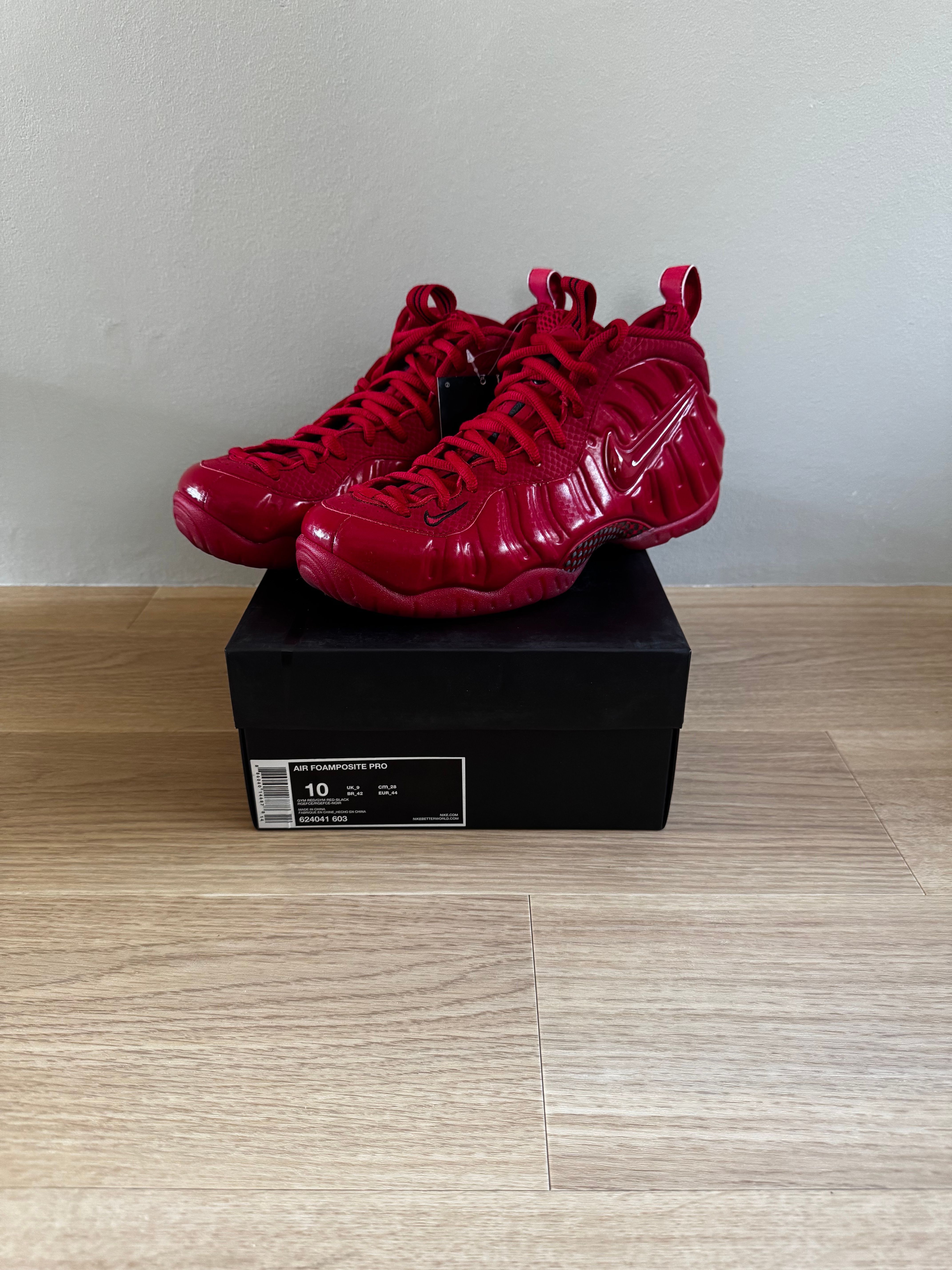 Nike Air Foamposite Pro "Red October"