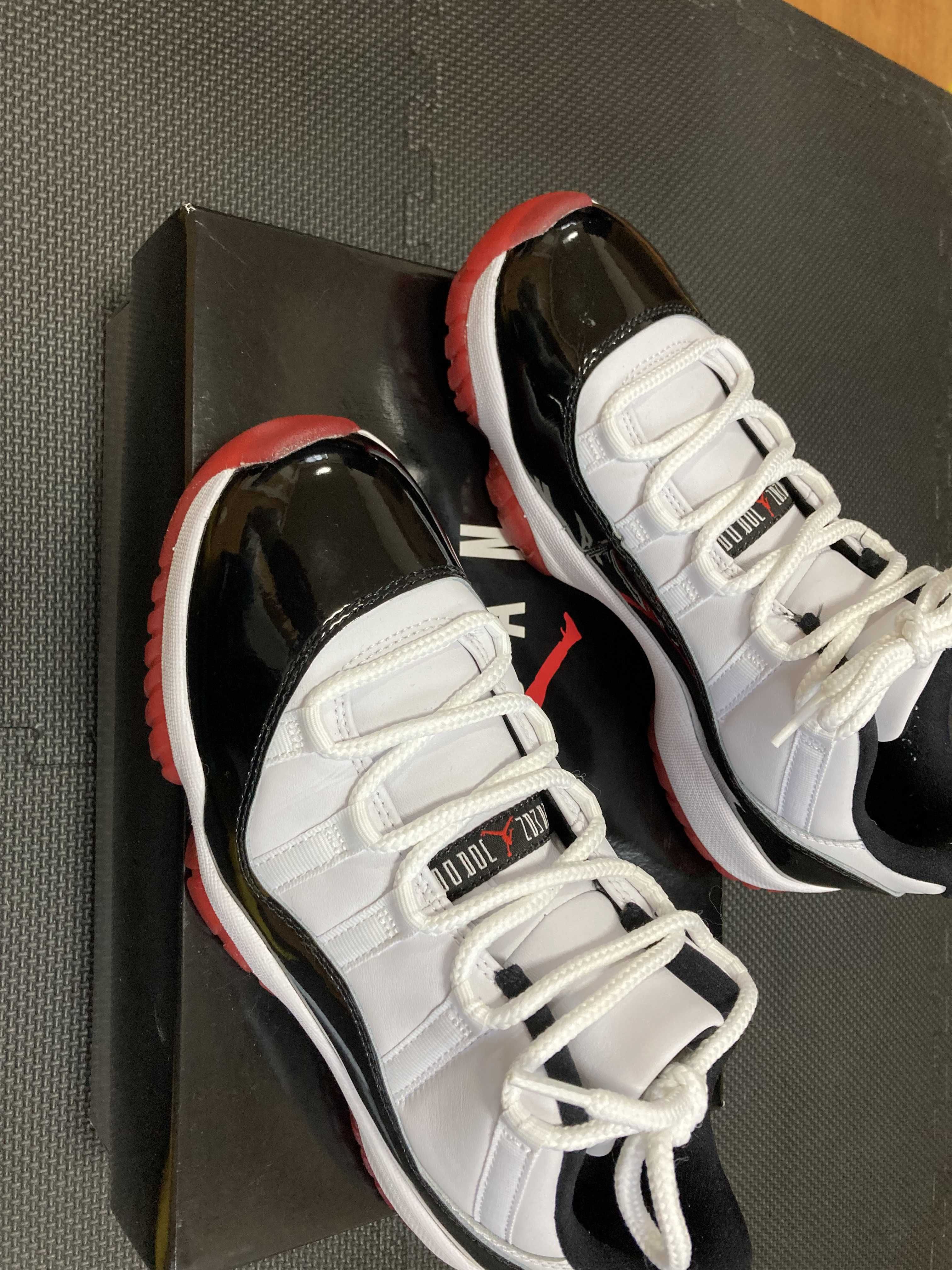 Nike Air Jordan 11 Low "Gym Red"