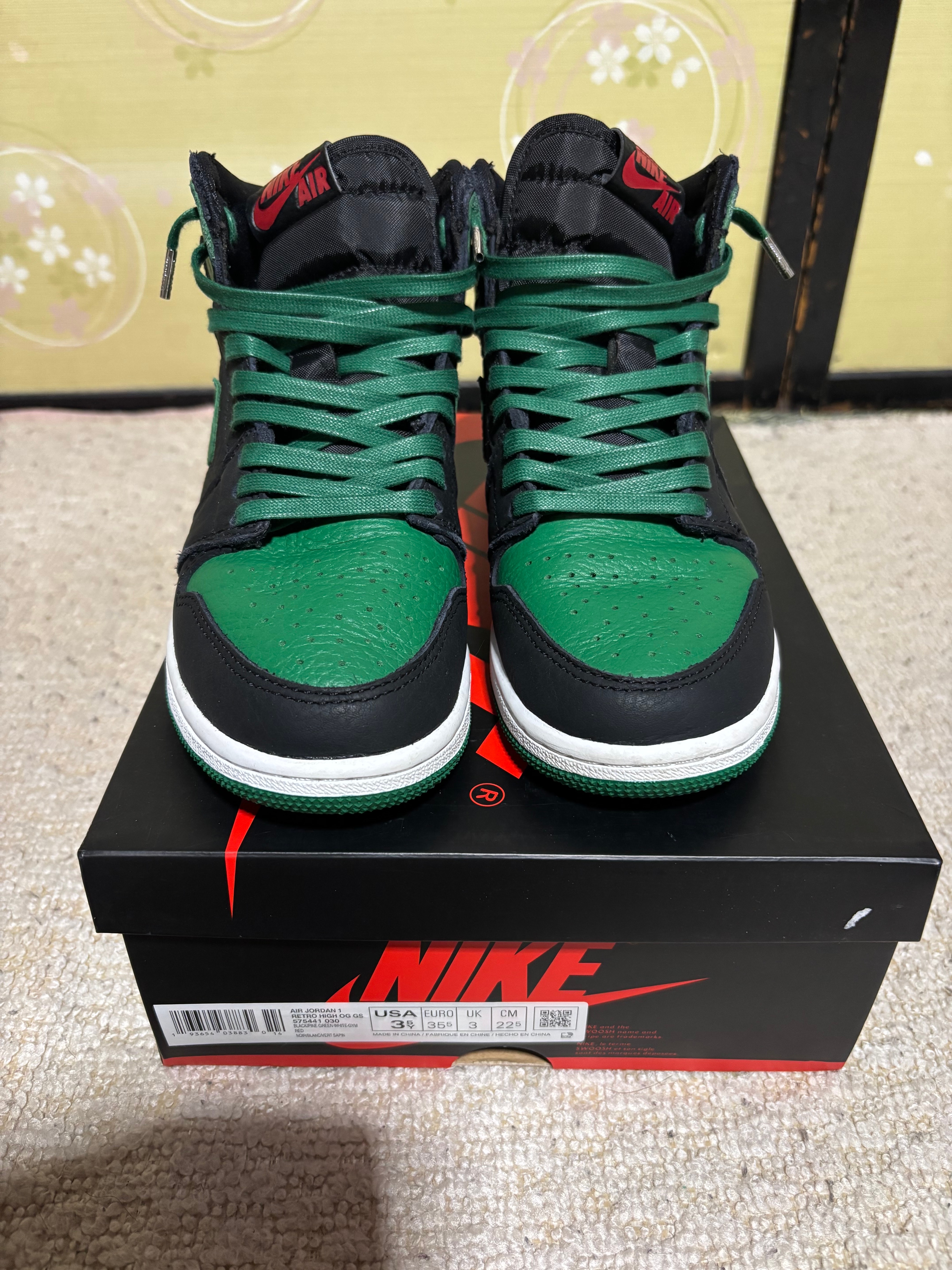 Nike GS Air Jordan 1 Retro High OG "Black/Pine Green"
