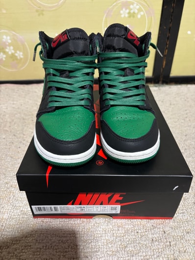 Nike GS Air Jordan 1 Retro High OG "Black/Pine Green"