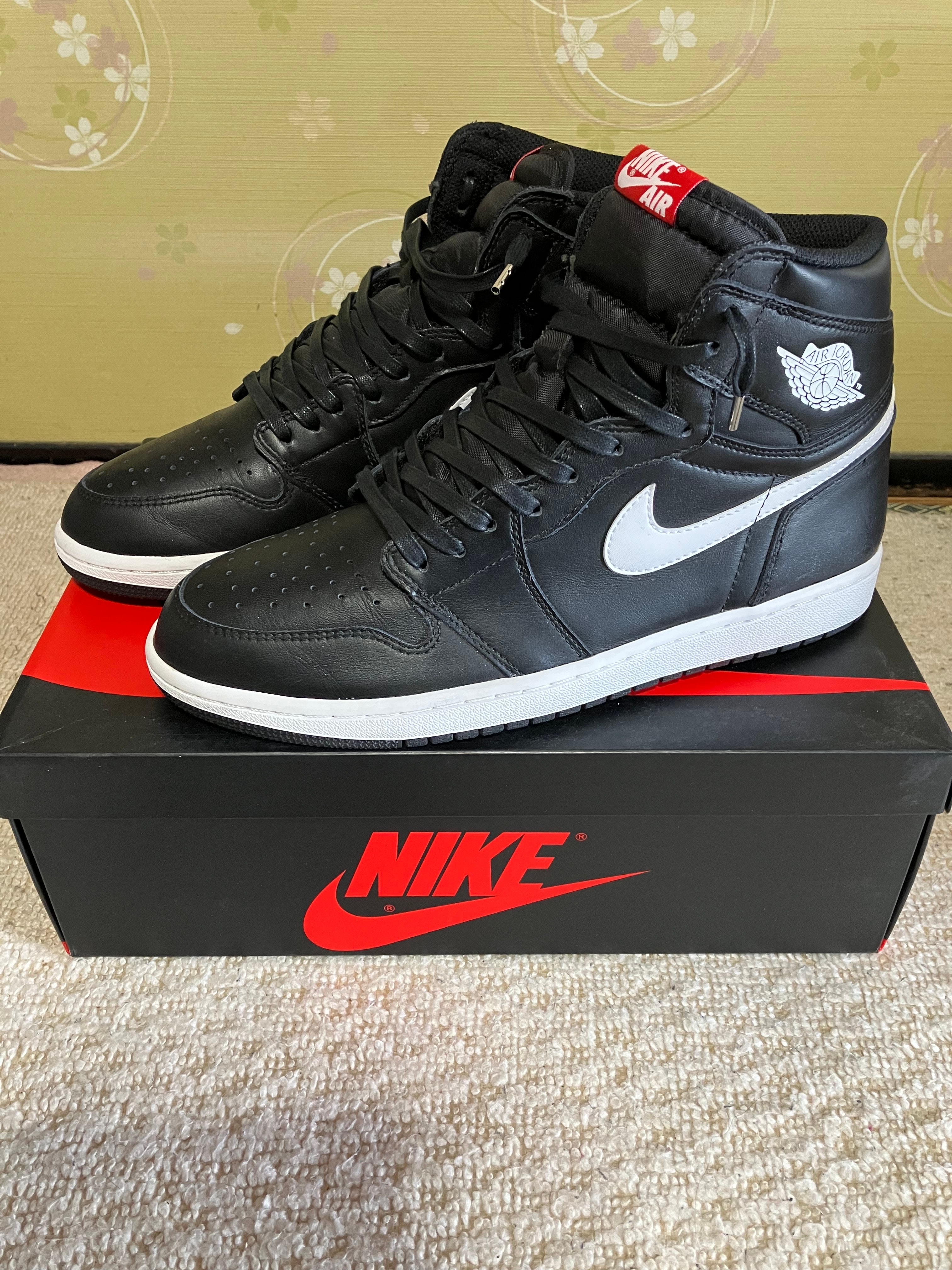 ナイキ エアジョーダン1 レトロ ハイ "陰陽ブラック"