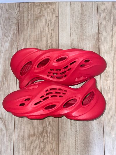 adidas YEEZY Foam Runner "Vermilion"