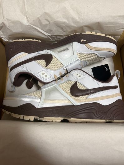 Travis Scott × Nike Zoom Field Jaxx "White and Light Chocolate"