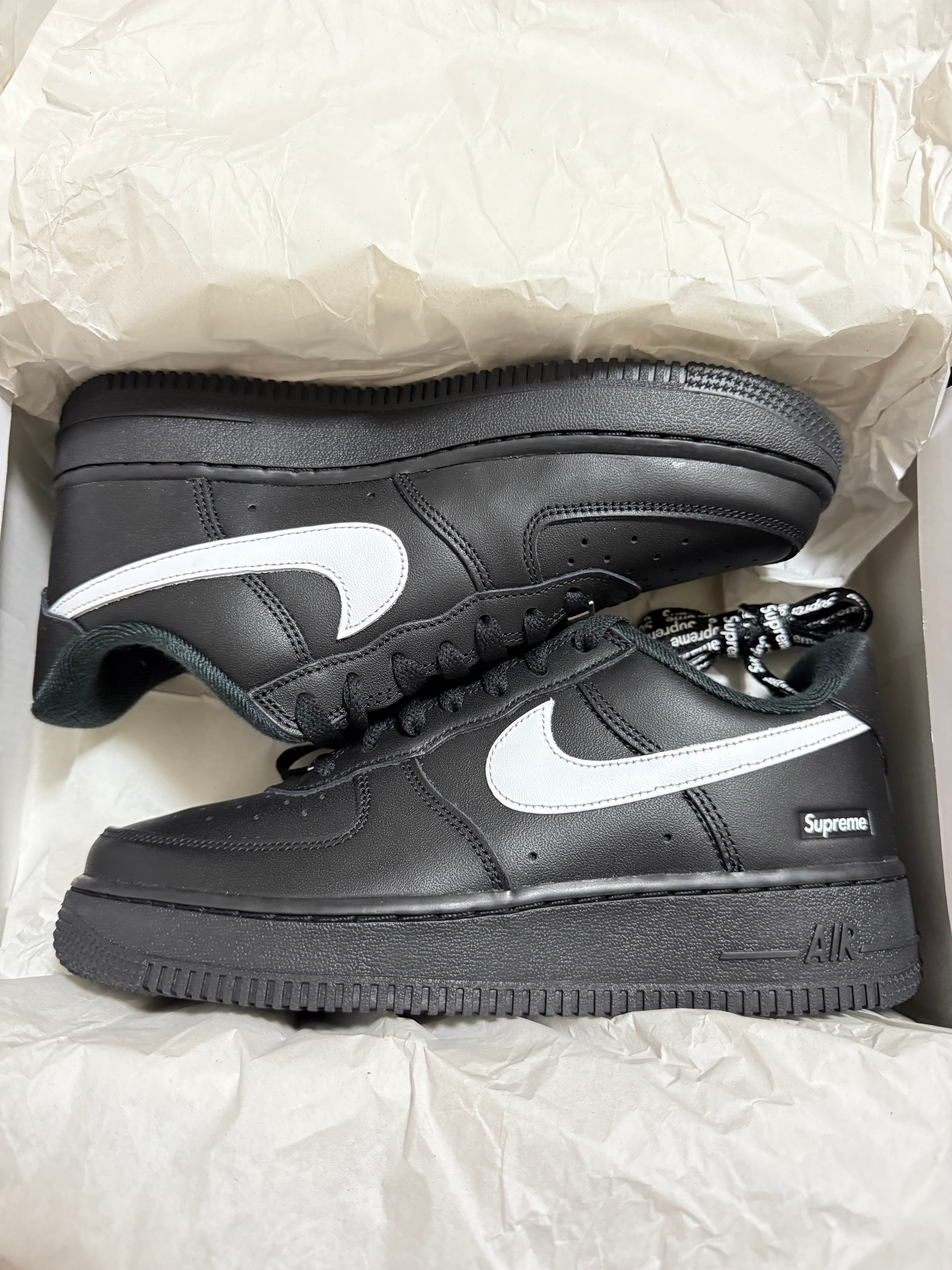 Supreme × Nike Air Force 1 Low "Black/White"