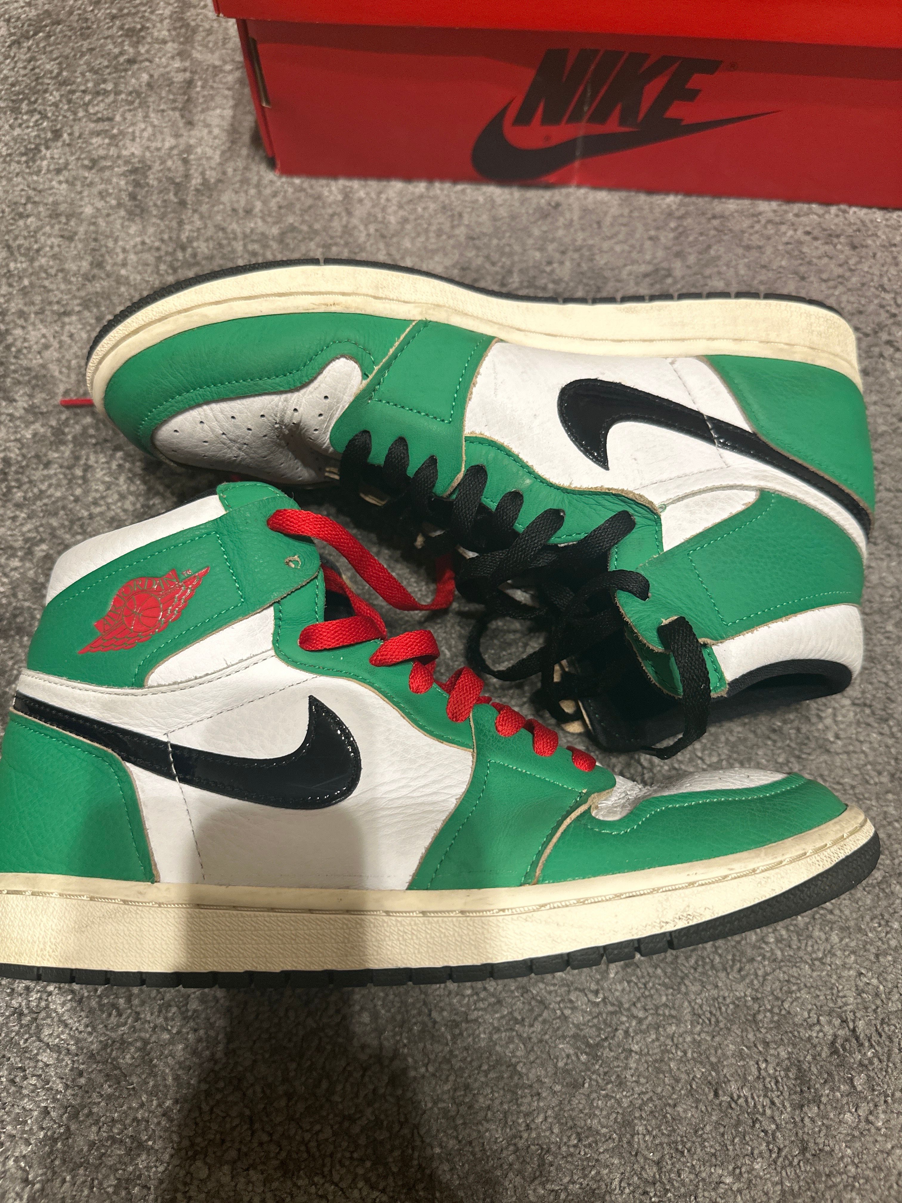 Nike Women's Air Jordan 1 High OG "Lucky Green/White-Sail-Black"