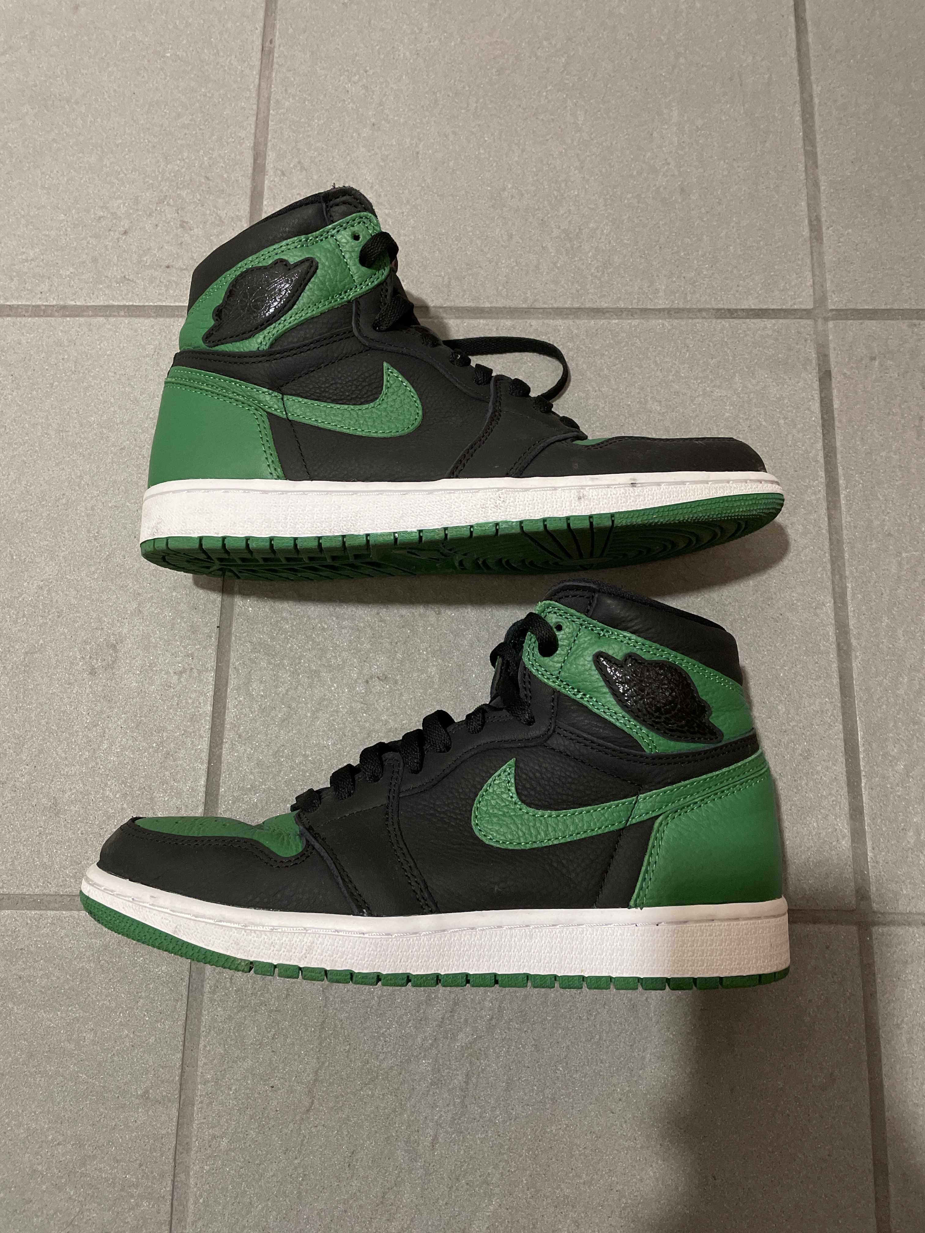 Nike Air Jordan 1 Retro High OG "Black/Pine Green" (2020)