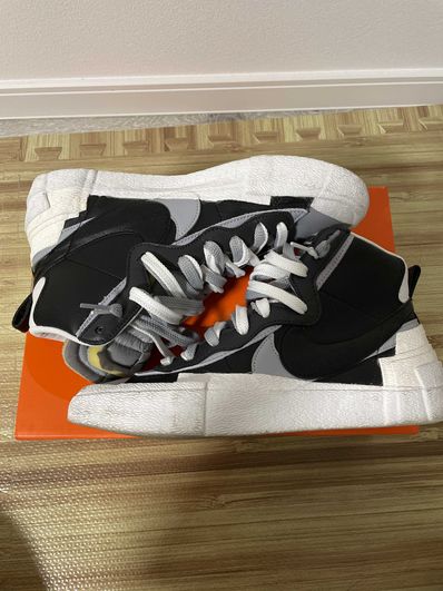 sacai × NIKE BLAZER MID "BLACK/WOLF GREY/WHITE"