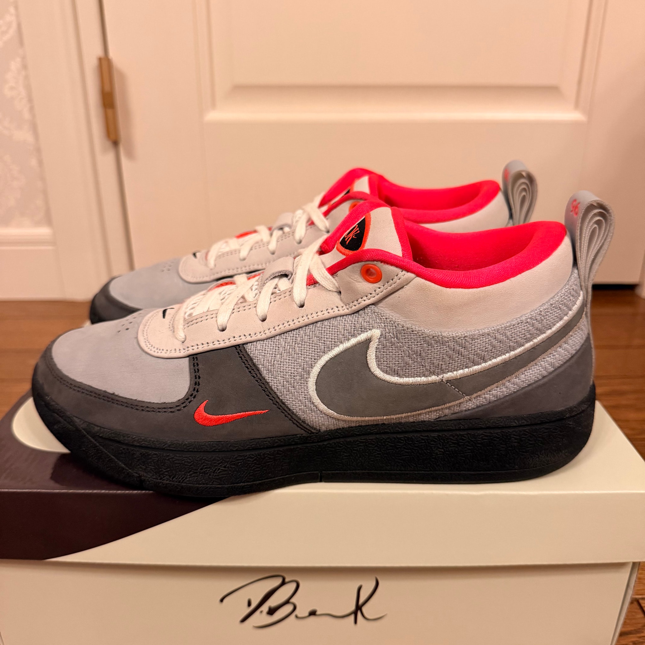 Nike Book 1 