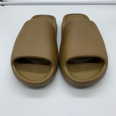 adidas YEEZY Slide "Core"