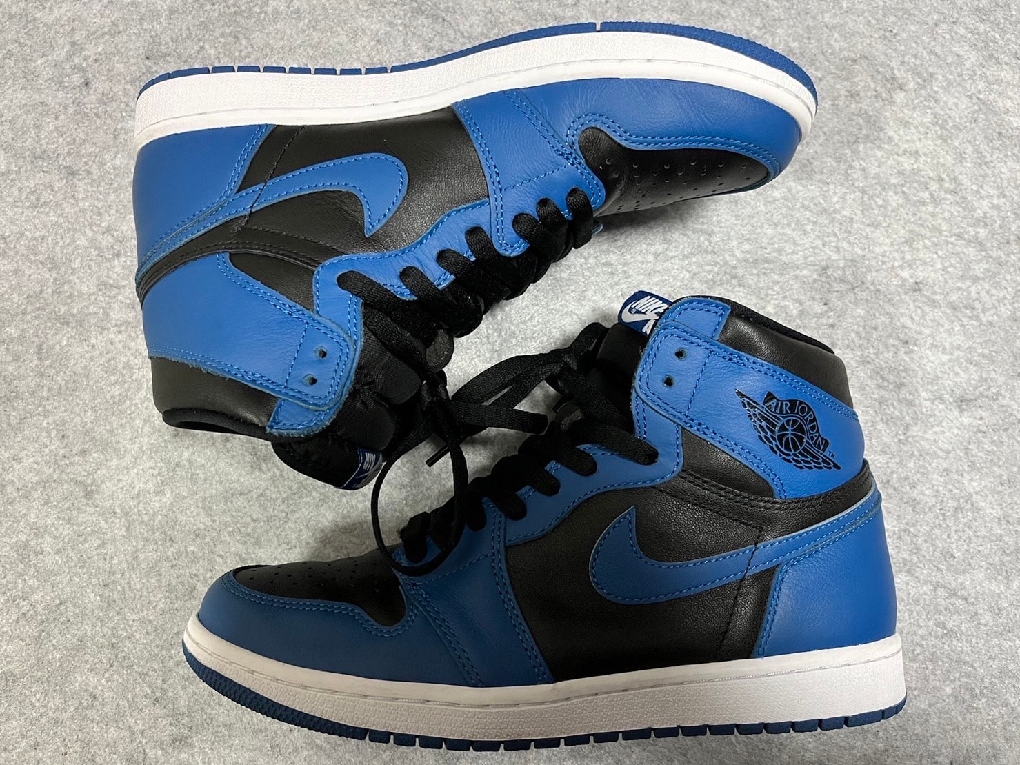 Nike Air Jordan 1 Retro High OG "Dark Marina Blue"