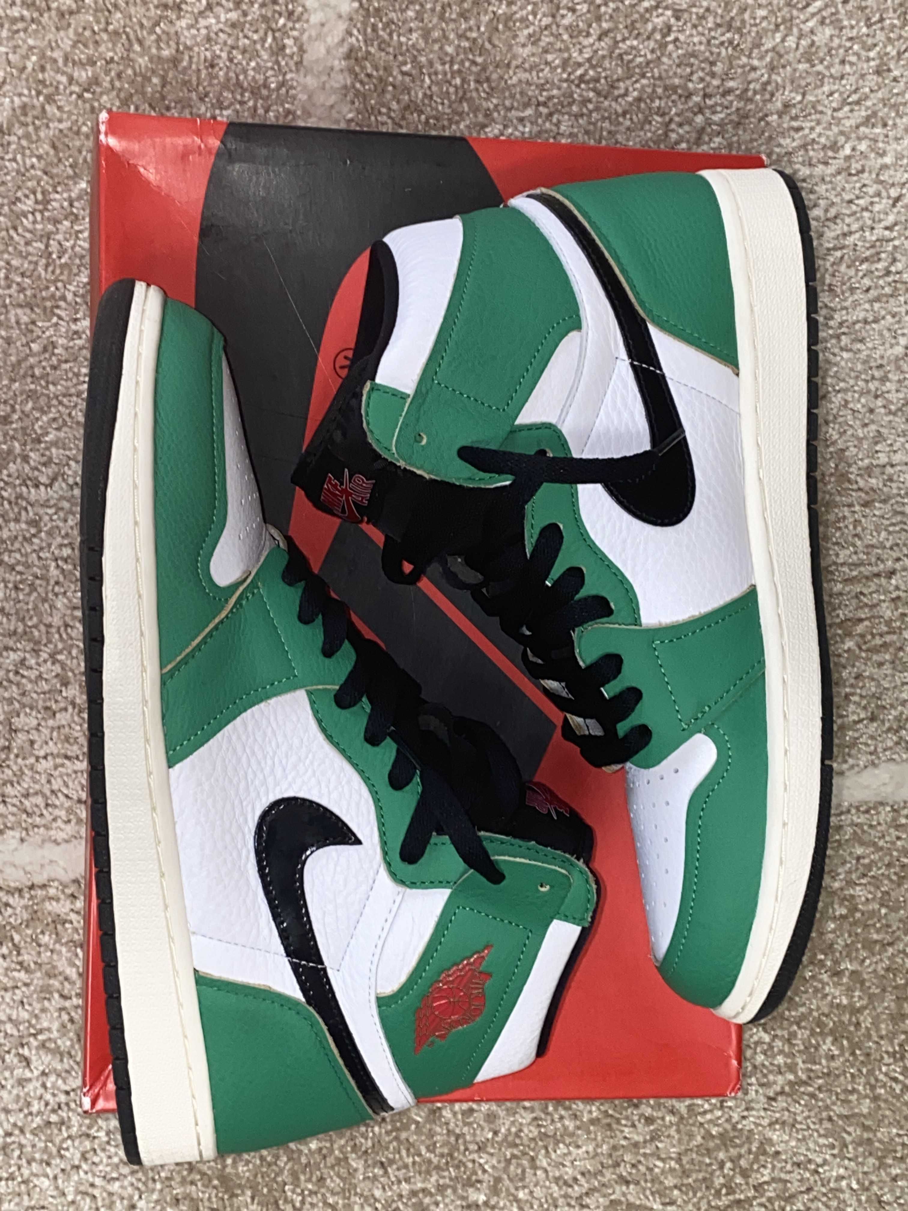 Nike Women's Air Jordan 1 High OG "Lucky Green/White-Sail-Black"