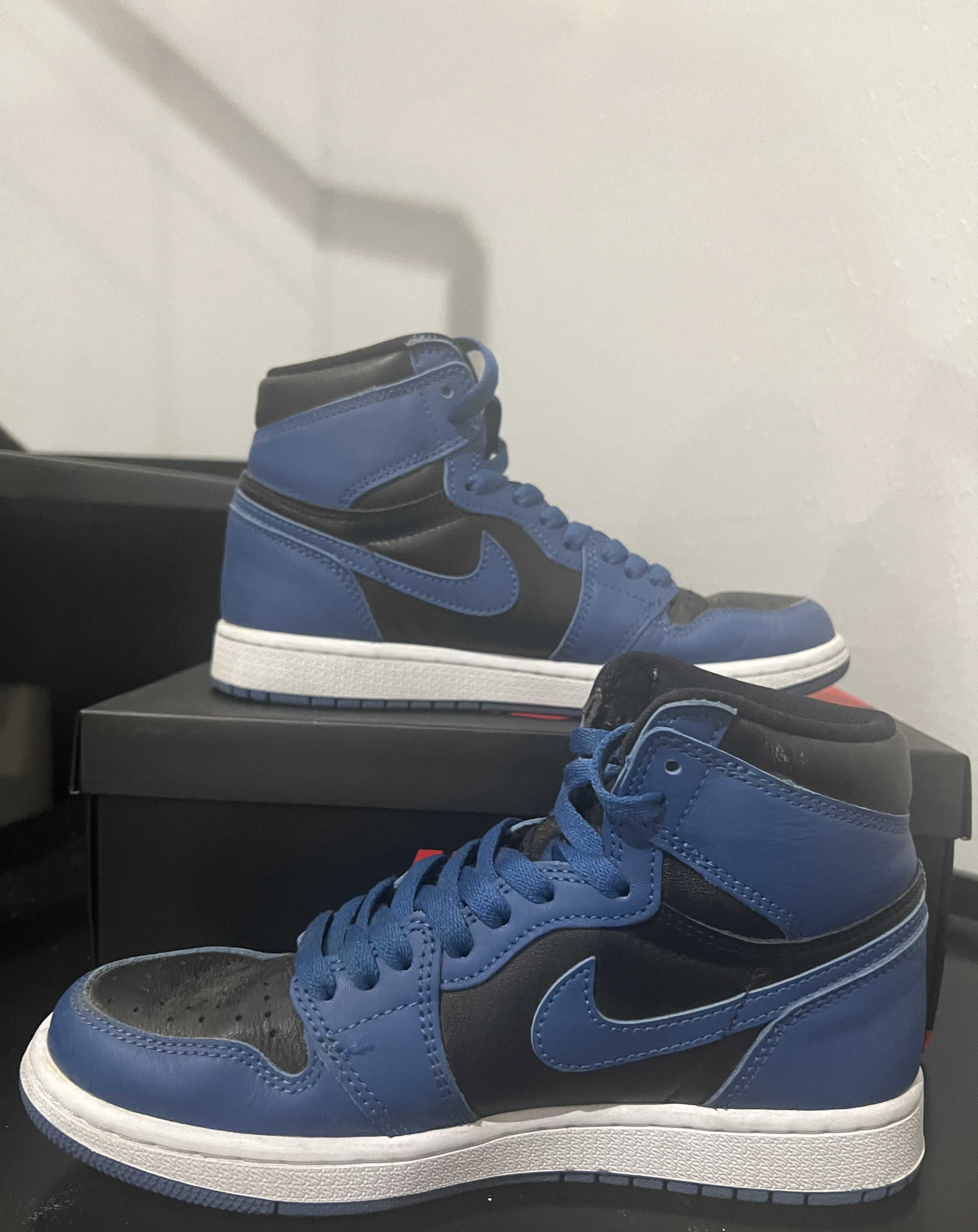 Nike Air Jordan 1 Retro High OG "Dark Marina Blue"