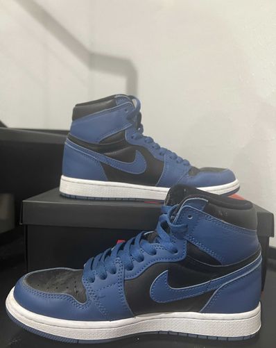 Nike Air Jordan 1 Retro High OG "Dark Marina Blue"