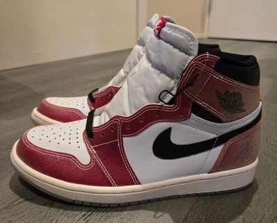 Trophy Room × Nike Air Jordan 1 Retro High "Chicago" (Friends and Family) (Blue Laces)