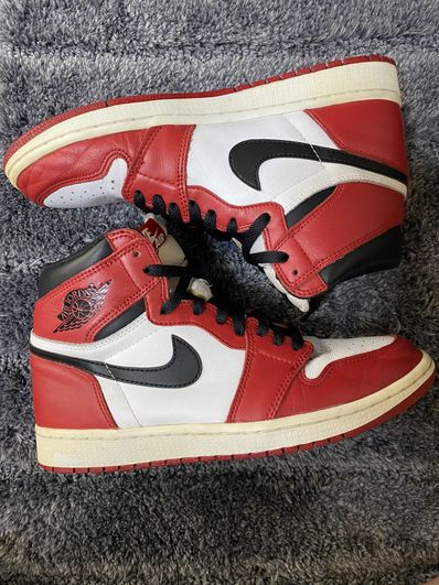 Nike Air Jordan 1 Retro High "Chicago" (2015)