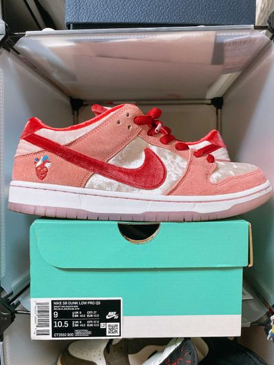 Strangelove × Nike SB Dunk Low "Valentine’s Day"
