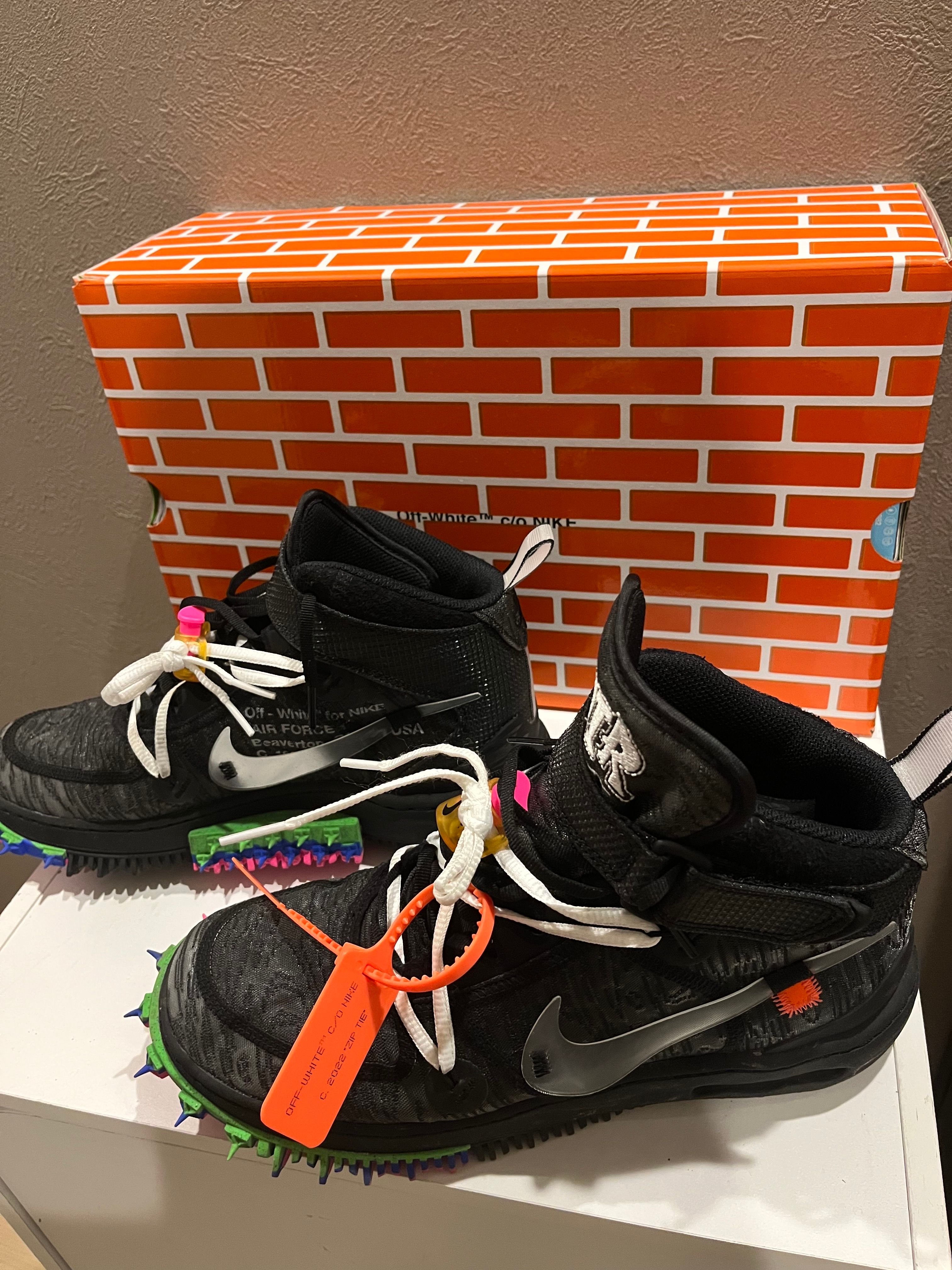 Off-White × Nike Air Force 1 Mid "Black"