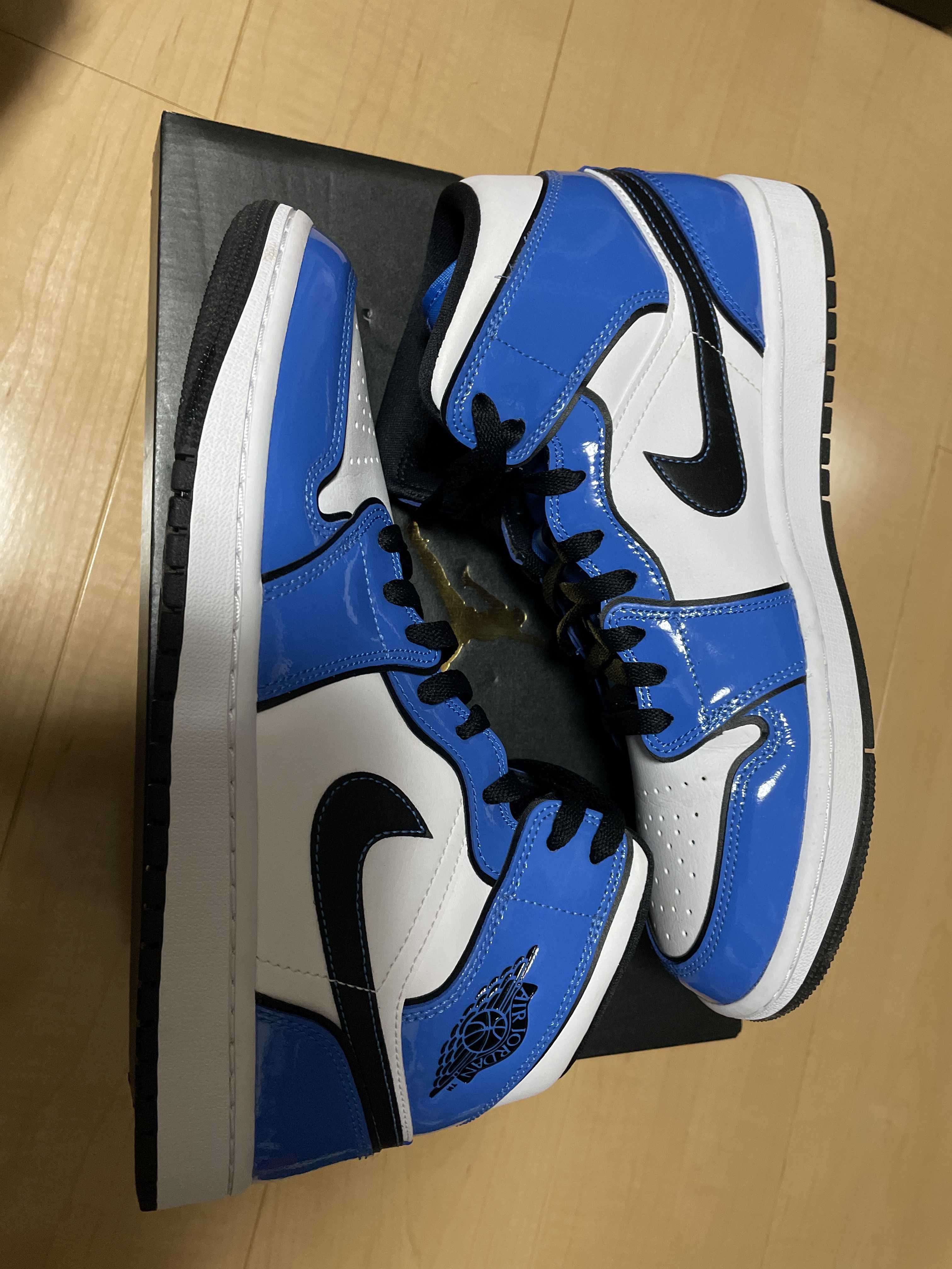 Nike Air Jordan 1 Mid SE "Signal Blue"