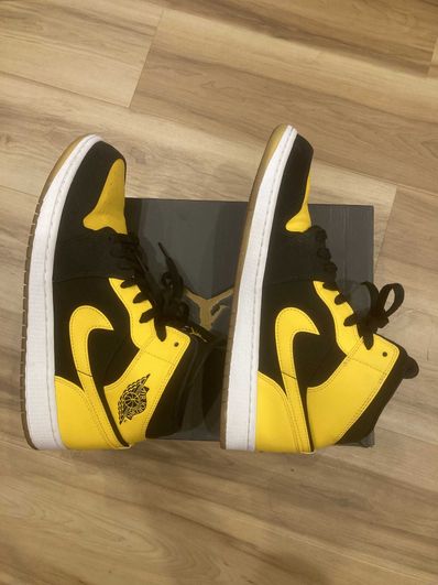 Nike Air Jordan 1 Retro Mid "New Love" (2017)