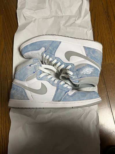 Nike Air Jordan 1 High OG "Hyper Royal"