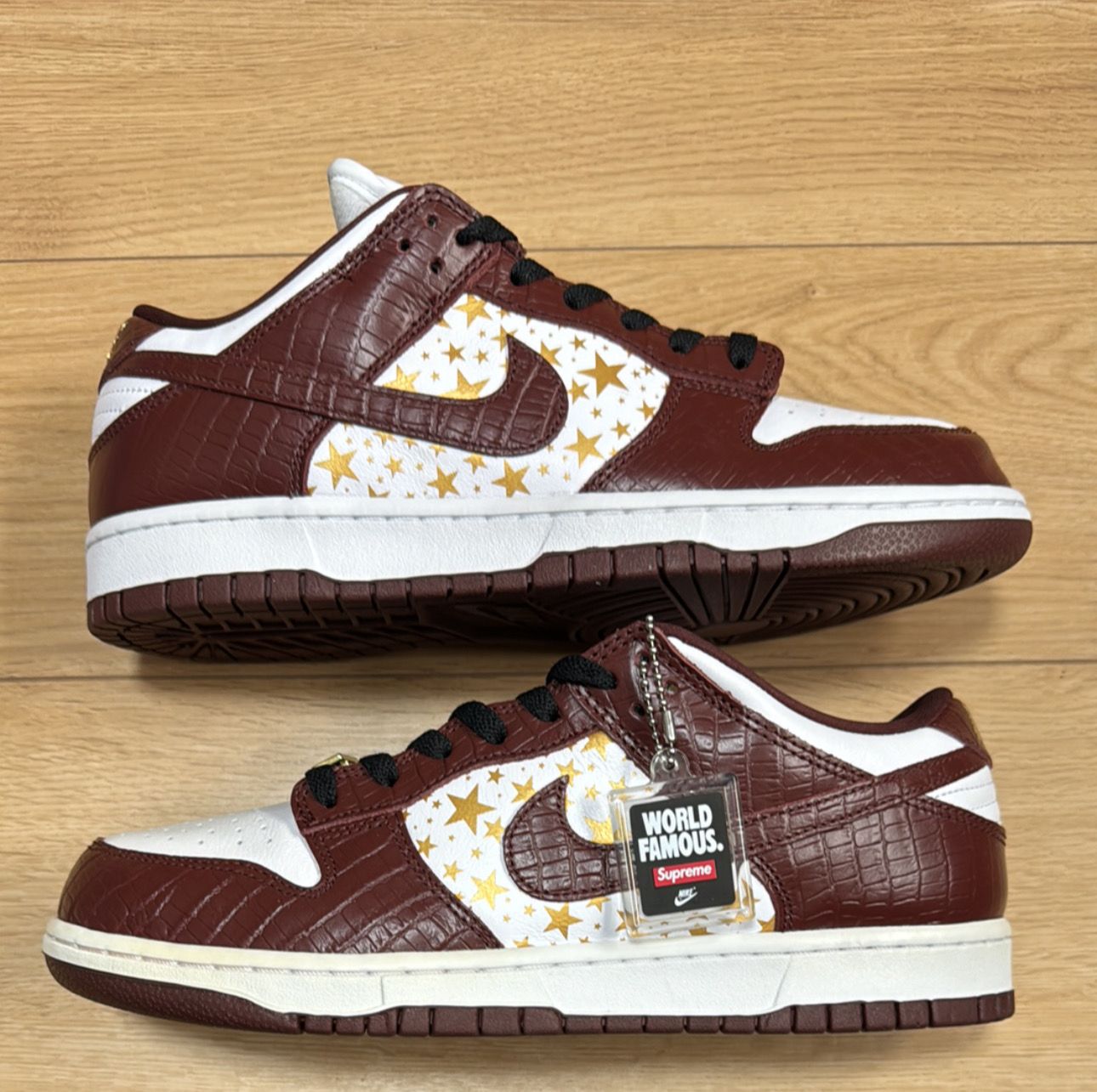 Supreme × Nike SB Dunk Low OG QS Gold Stars "White/Barkroot Brown"