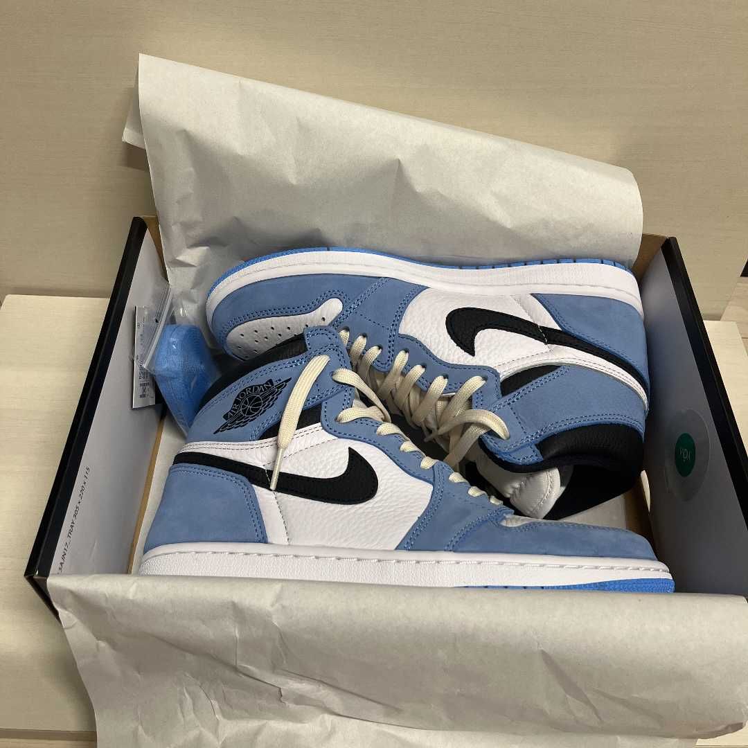 Nike Air Jordan 1 High OG "University Blue"