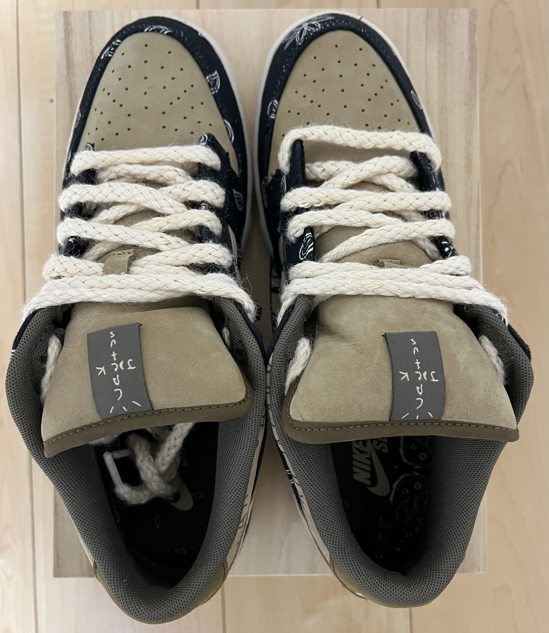 Travis Scott × Nike SB Dunk Low "Black/Parachute Beige"