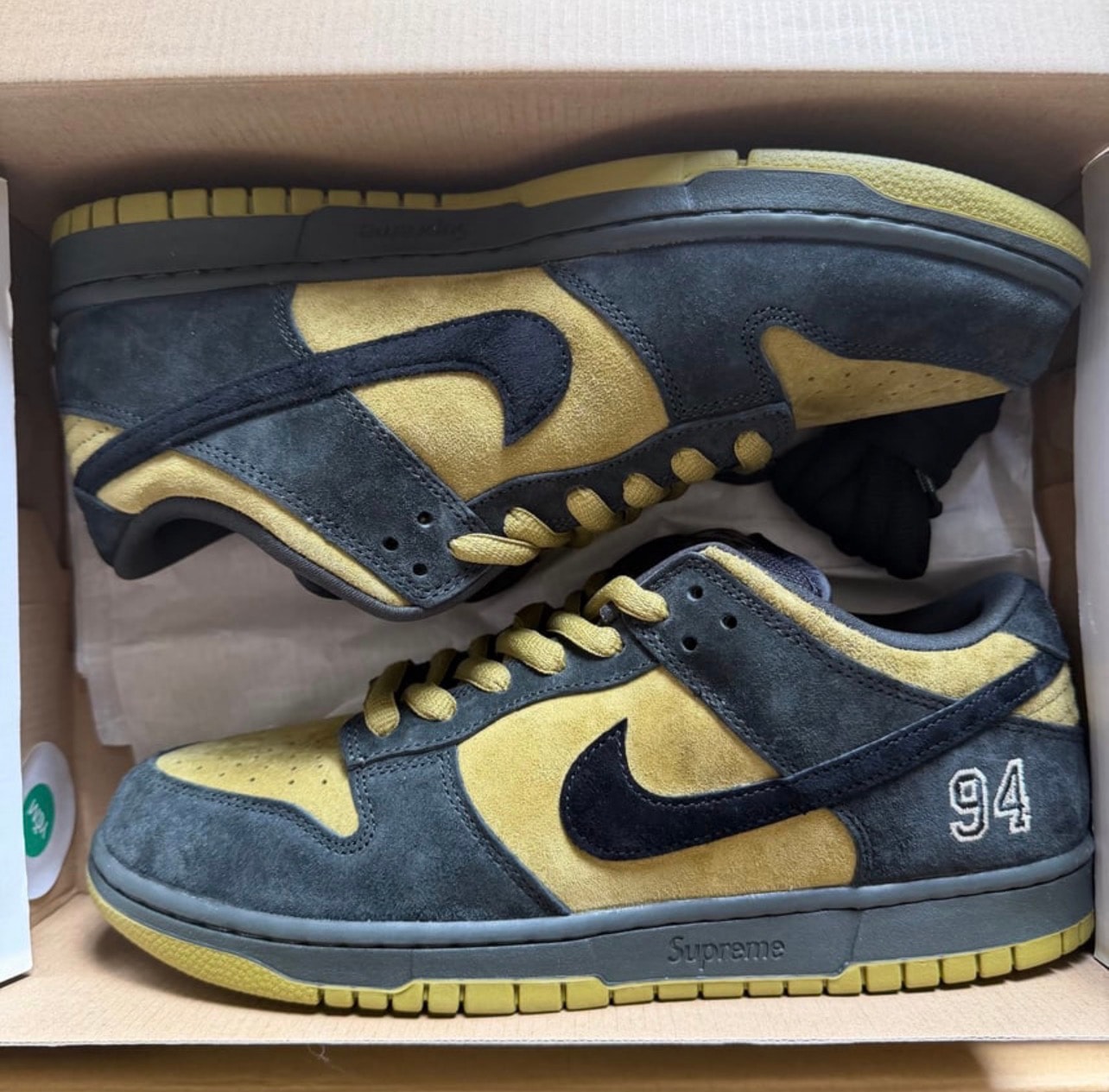 Supreme × Nike SB Dunk Low "Camper Green" (Asia Exclusive) (25FW Week2)