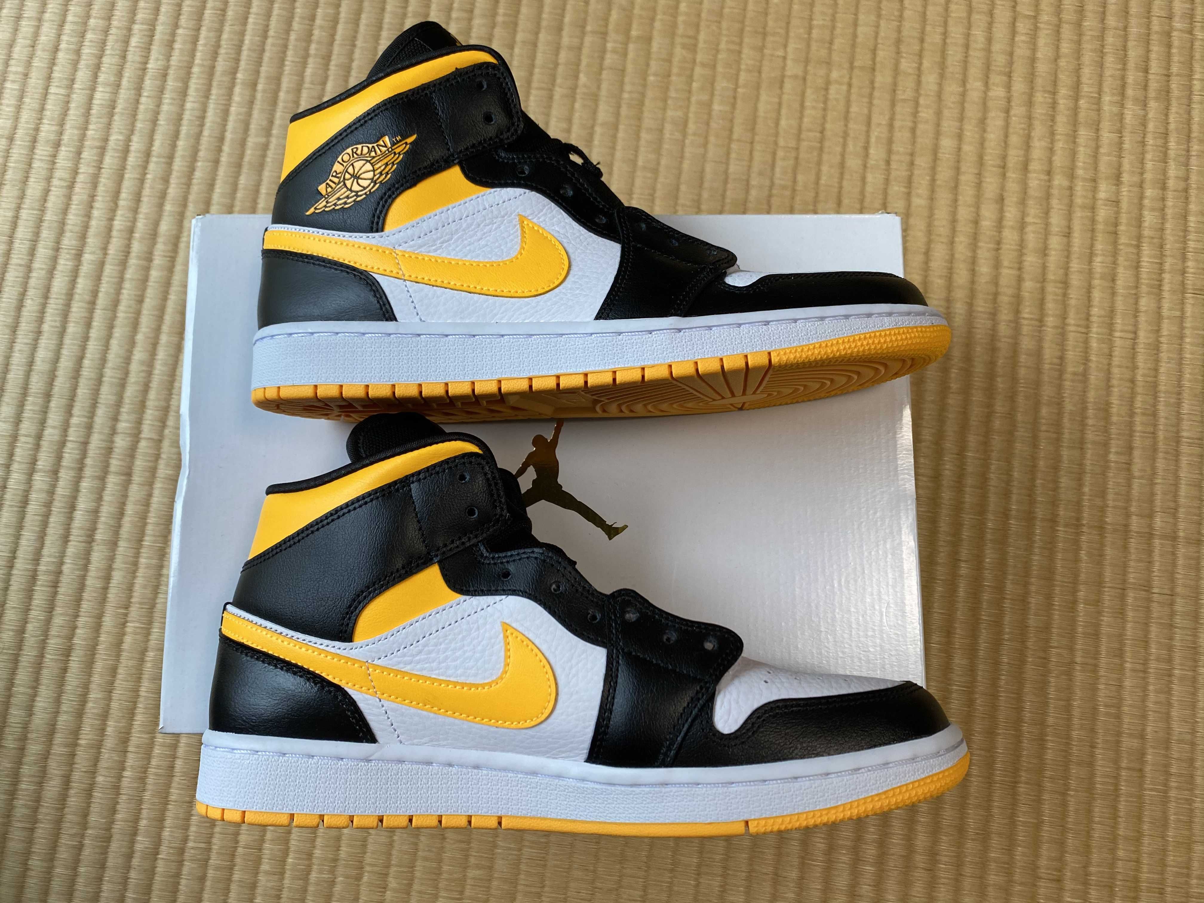 Nike Women's Air Jordan 1 Mid SE "Laser Orange Black"      