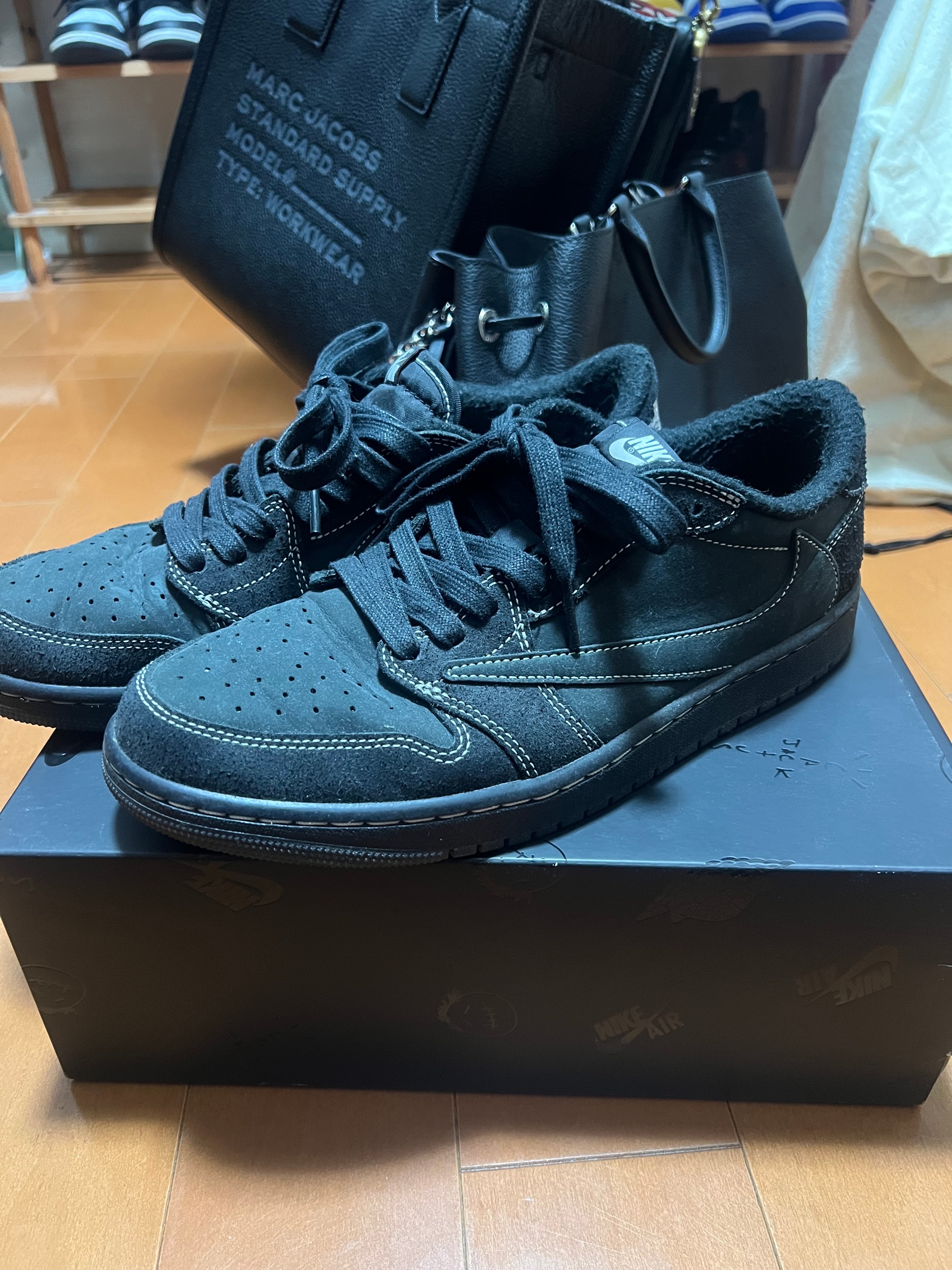 Travis Scott × Nike Air Jordan 1 Low OG SP "Black Phantom"