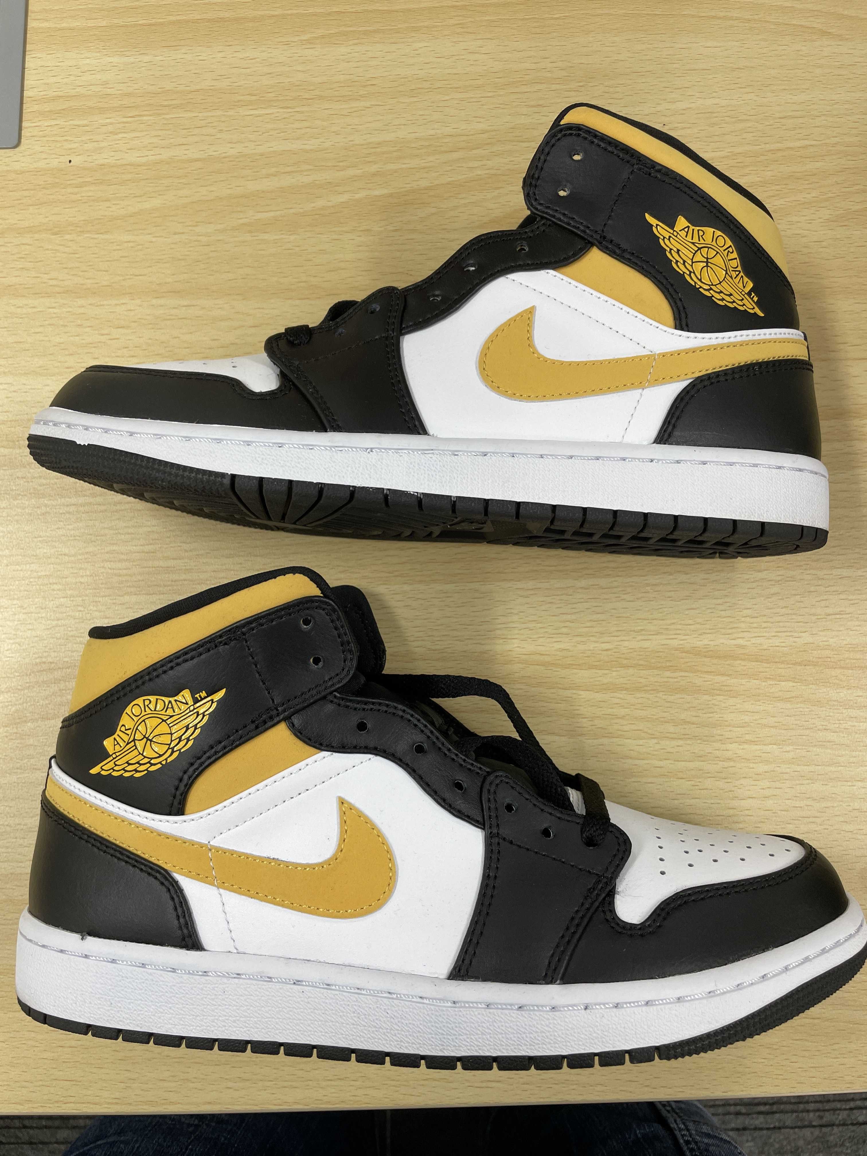 Nike Air Jordan 1 Mid "White/Pollen-Black"