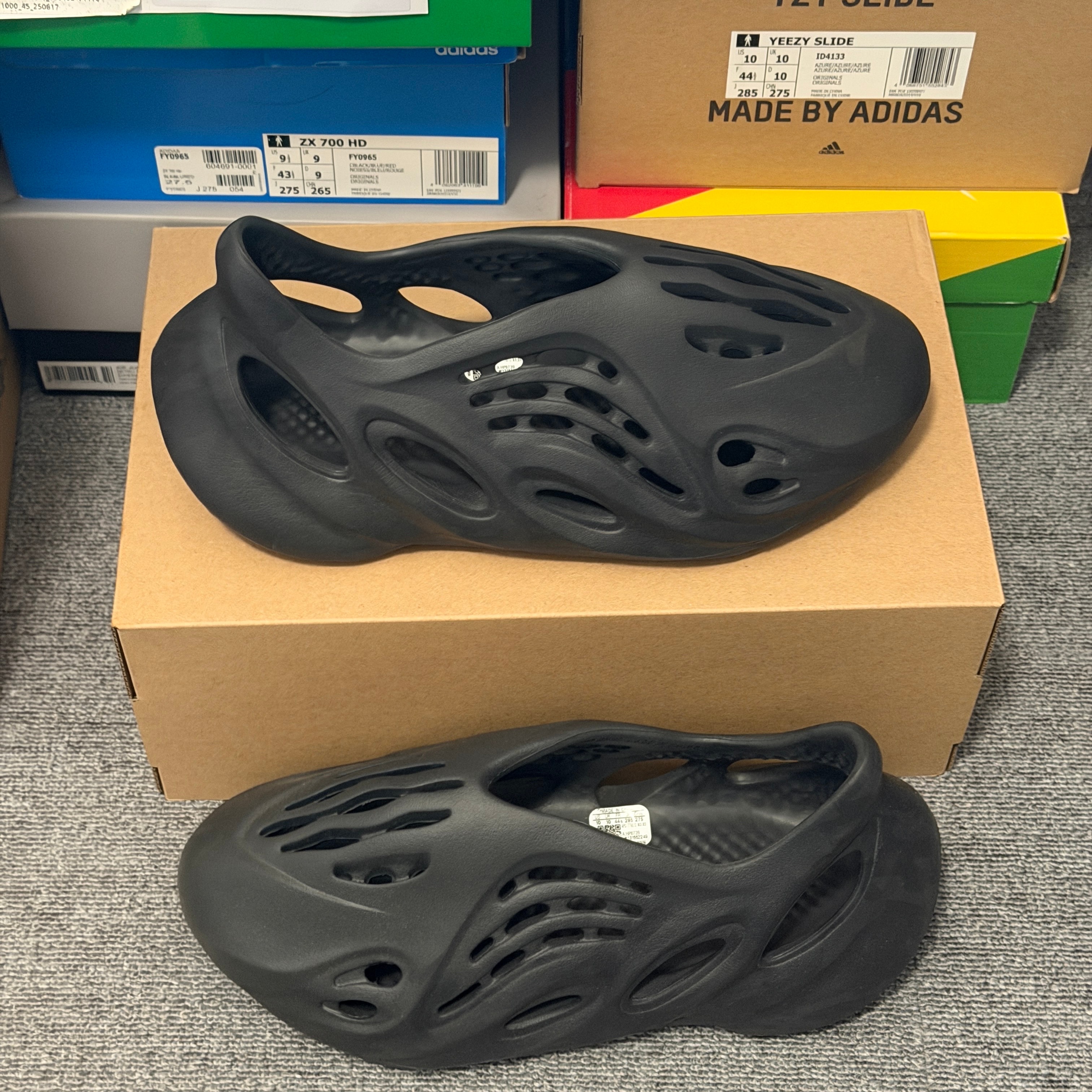 イージー イージー フォームランナー (YEEZY Yeezy Foam Runner) の