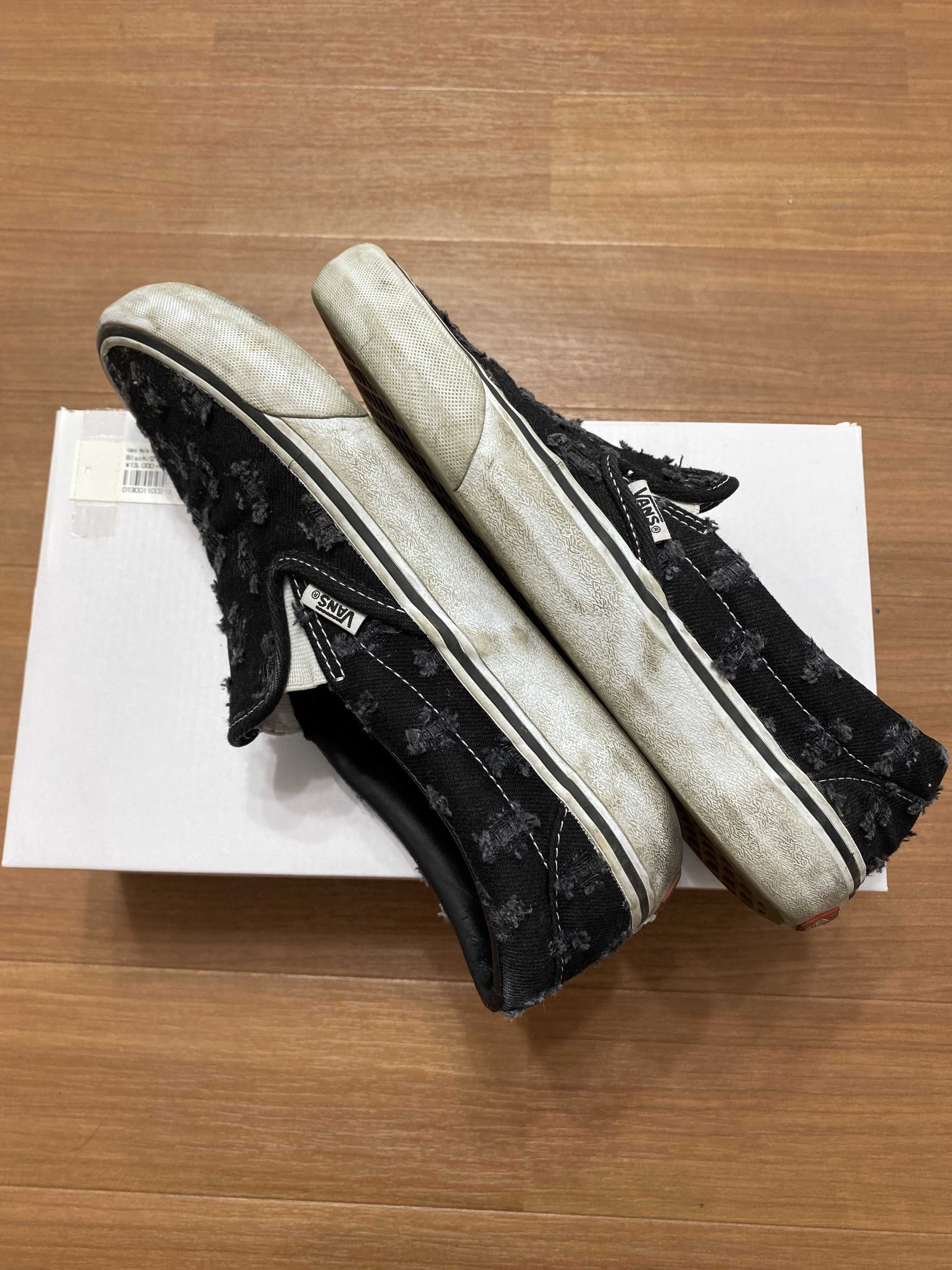 Supreme × Vans Slip-On Hole Punch Denim "Black"