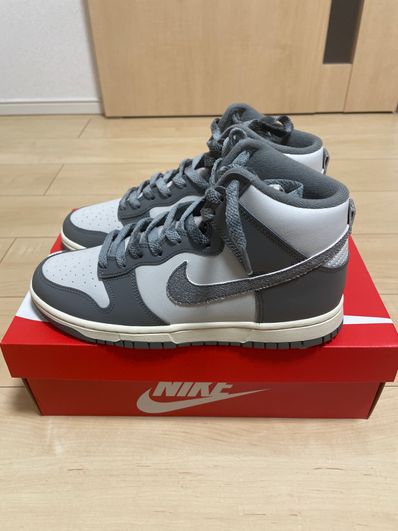 Nike Dunk High Retro SE Vintage "Light Bone and Tumbled Grey"