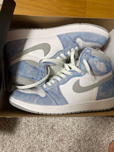 Nike Air Jordan 1 High OG "Hyper Royal"