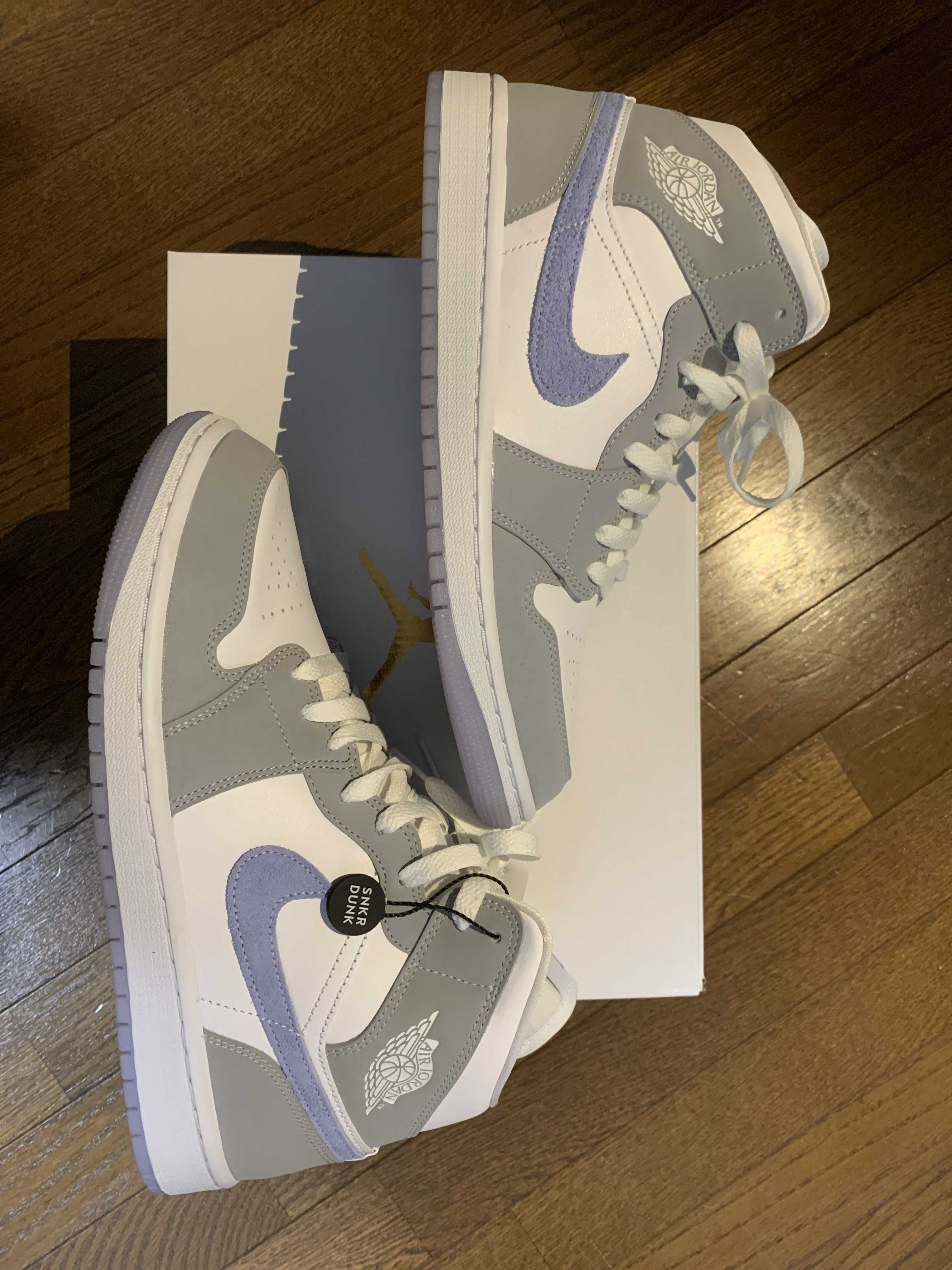 Nike Women's Air Jordan 1 Mid "Wolf Grey"
