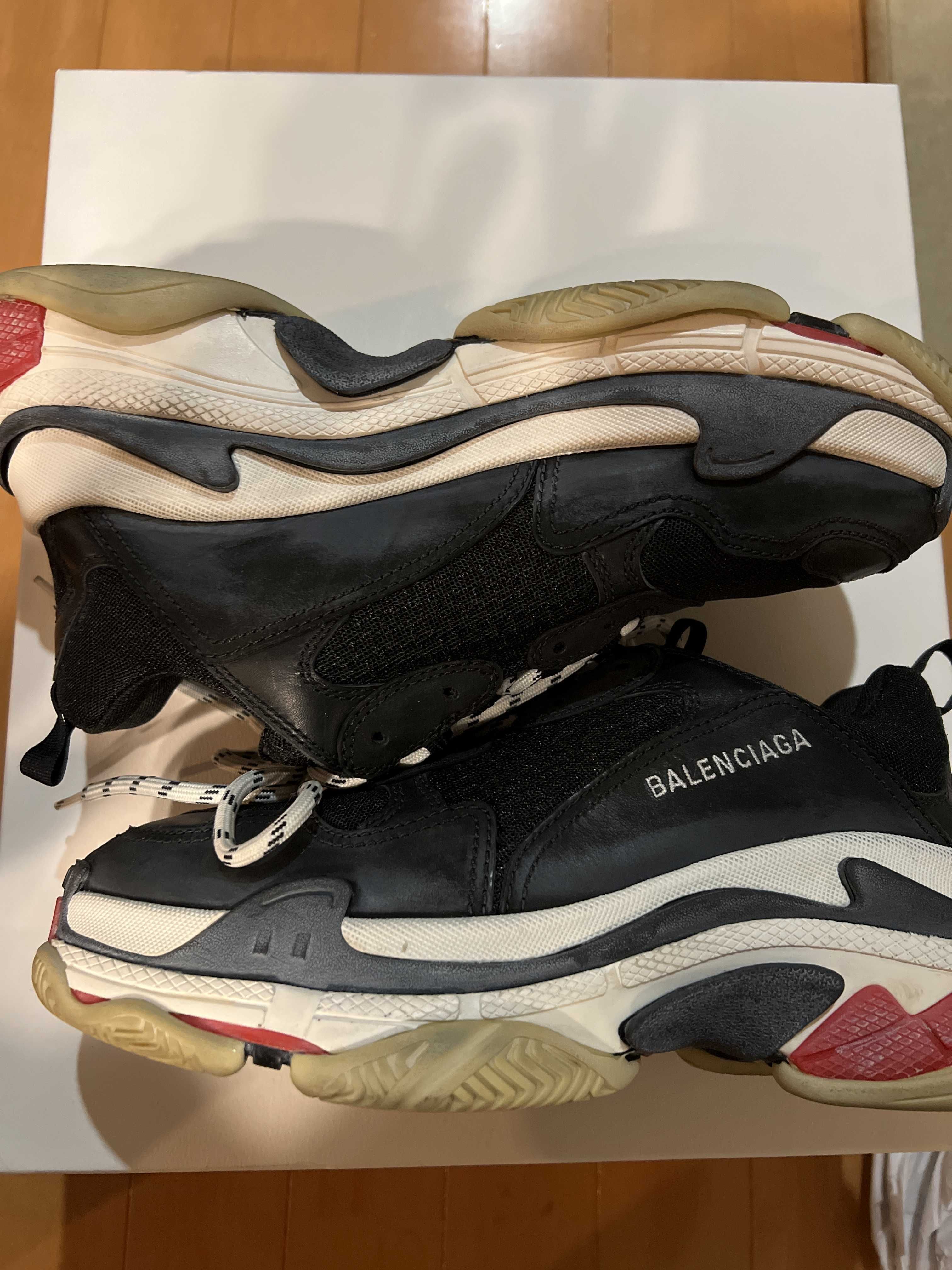 BALENCIAGA Triple S "Black/Red"