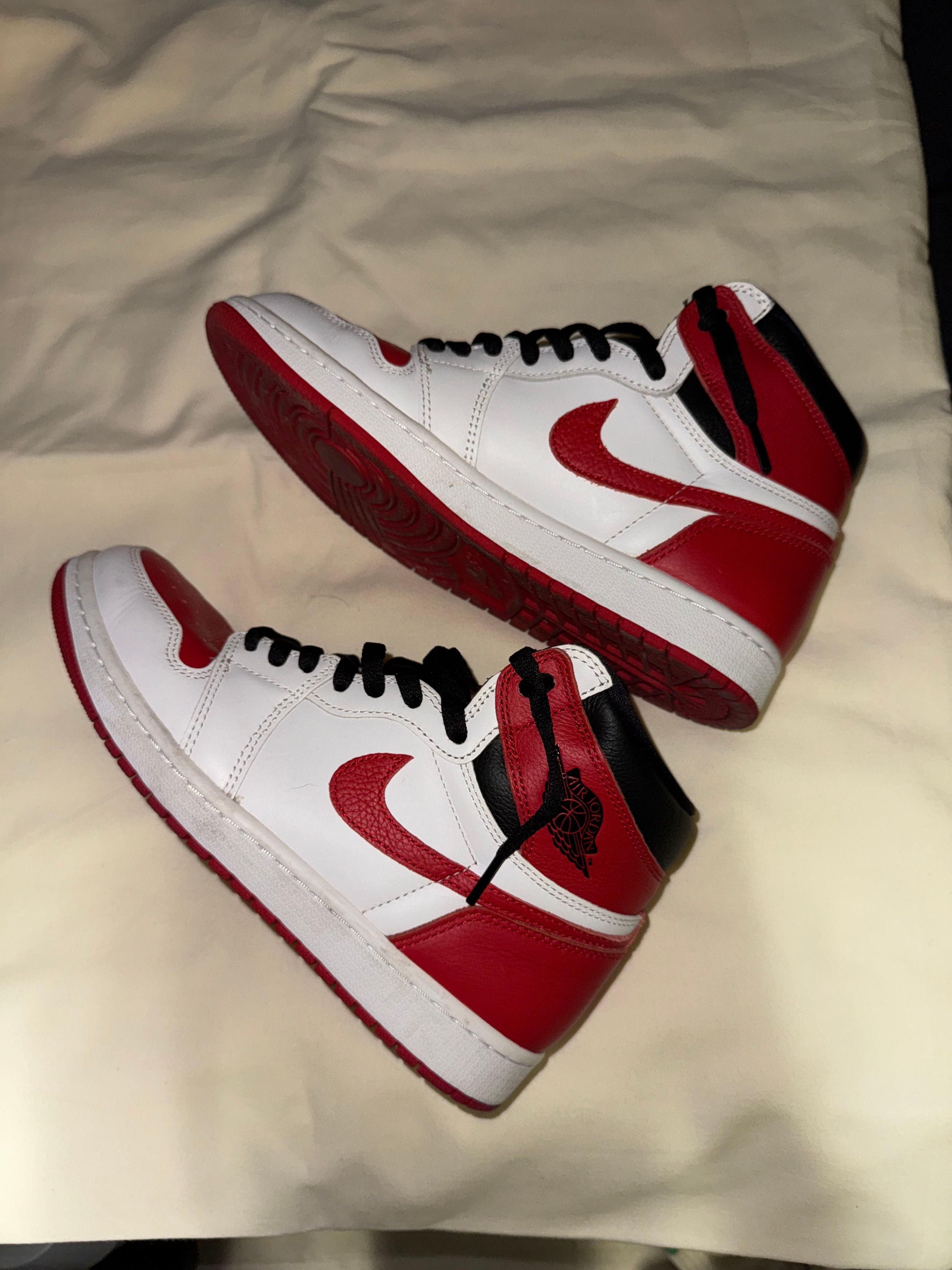 Nike Air Jordan 1 High OG "Heritage" 
