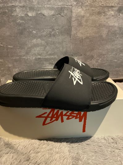 Stussy × Nike Benassi Slide Sandal "Black" (DC5239-001)