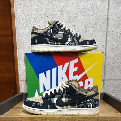 Travis Scott × Nike SB Dunk Low "Black/Parachute Beige"