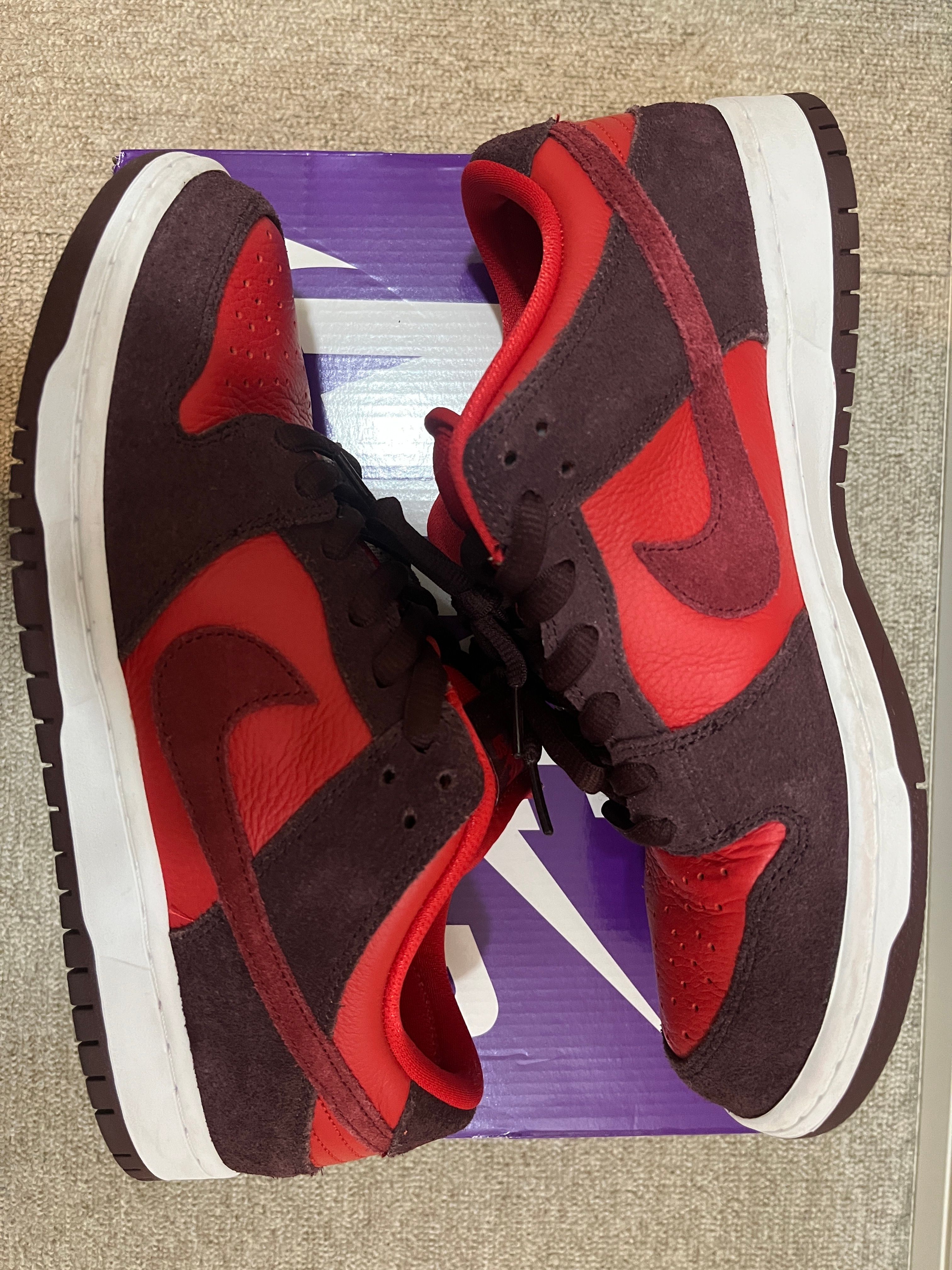 Nike SB Dunk Low "Cherry"